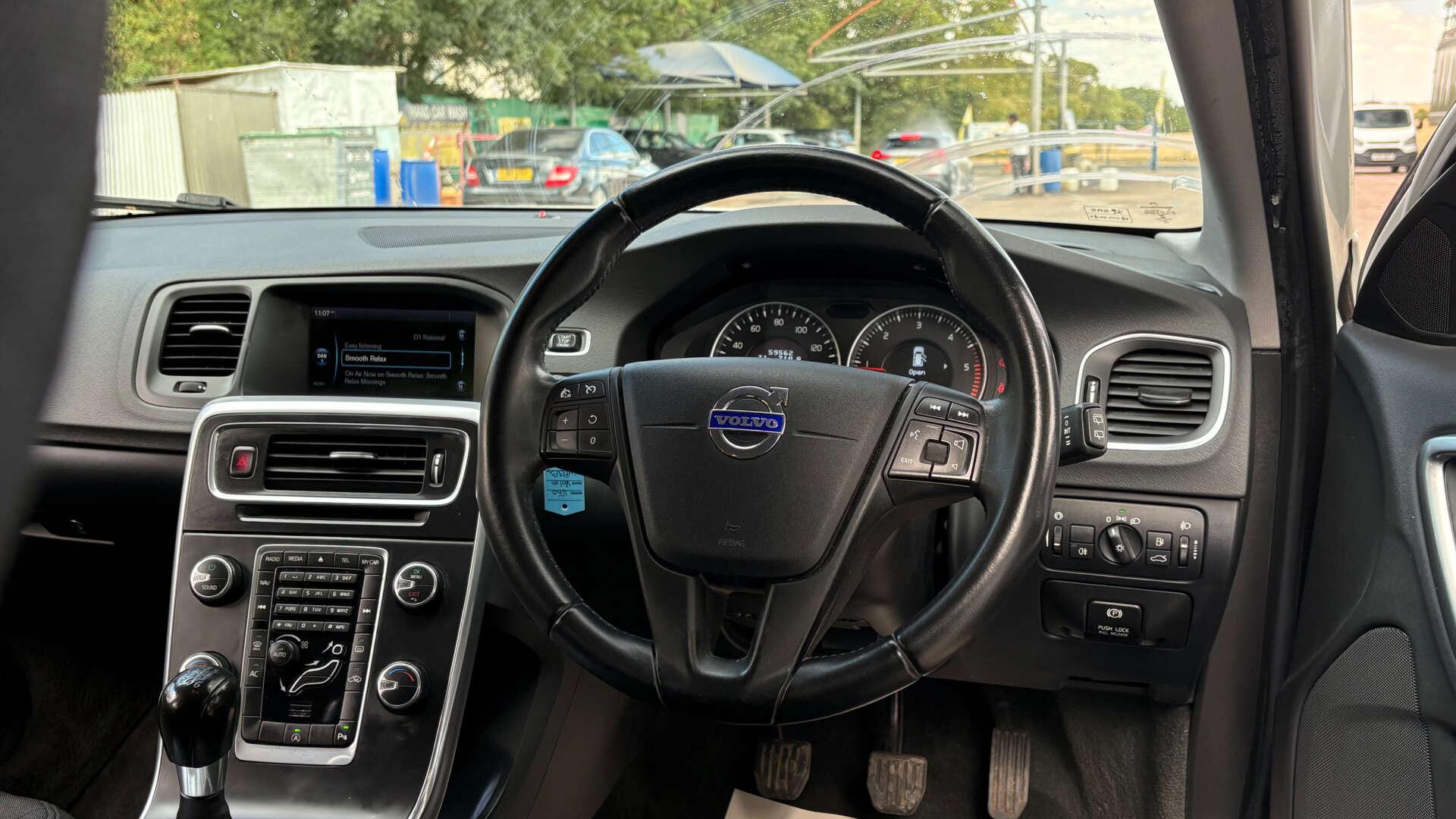 Volvo V60 view 16