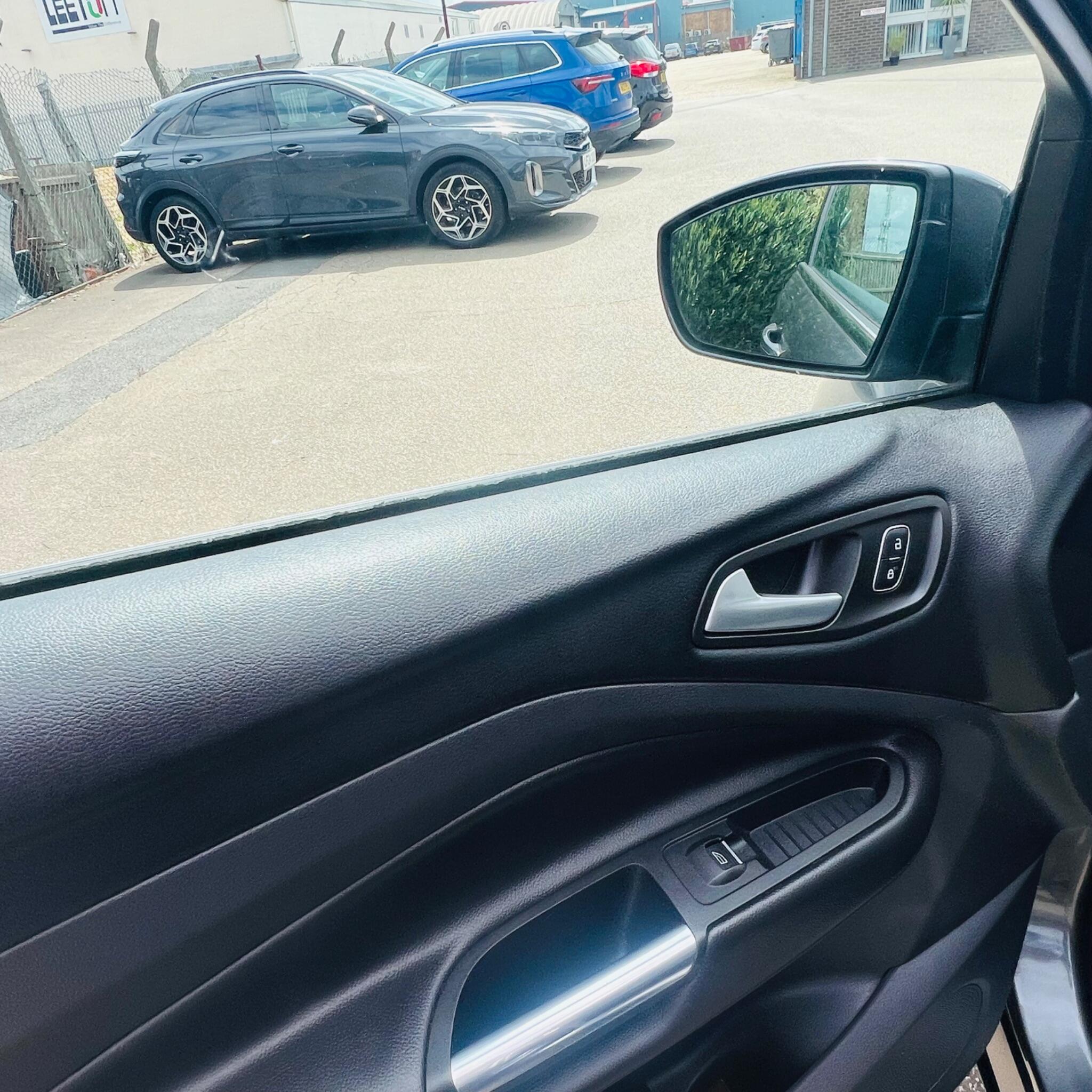 Ford Kuga view 15
