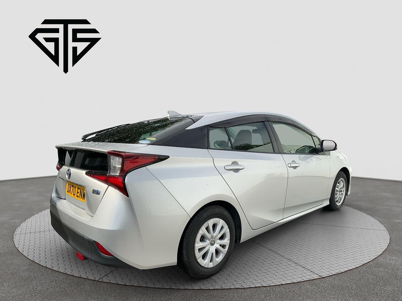 Toyota Prius view 3