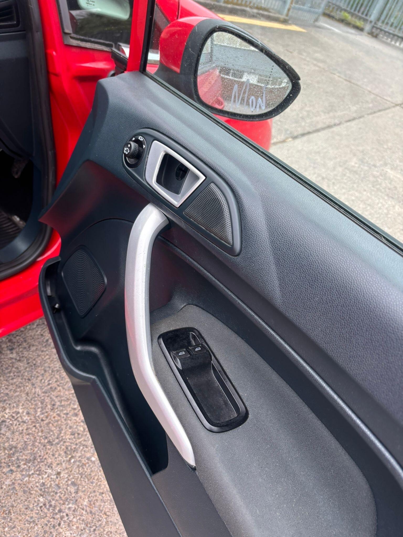 Ford Fiesta view 33
