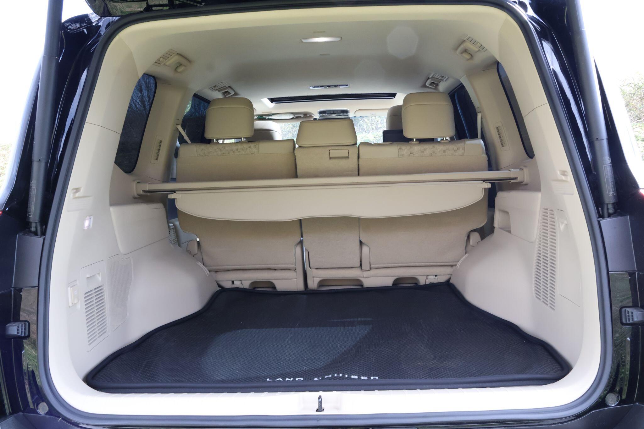 Toyota Land Cruiser view 40