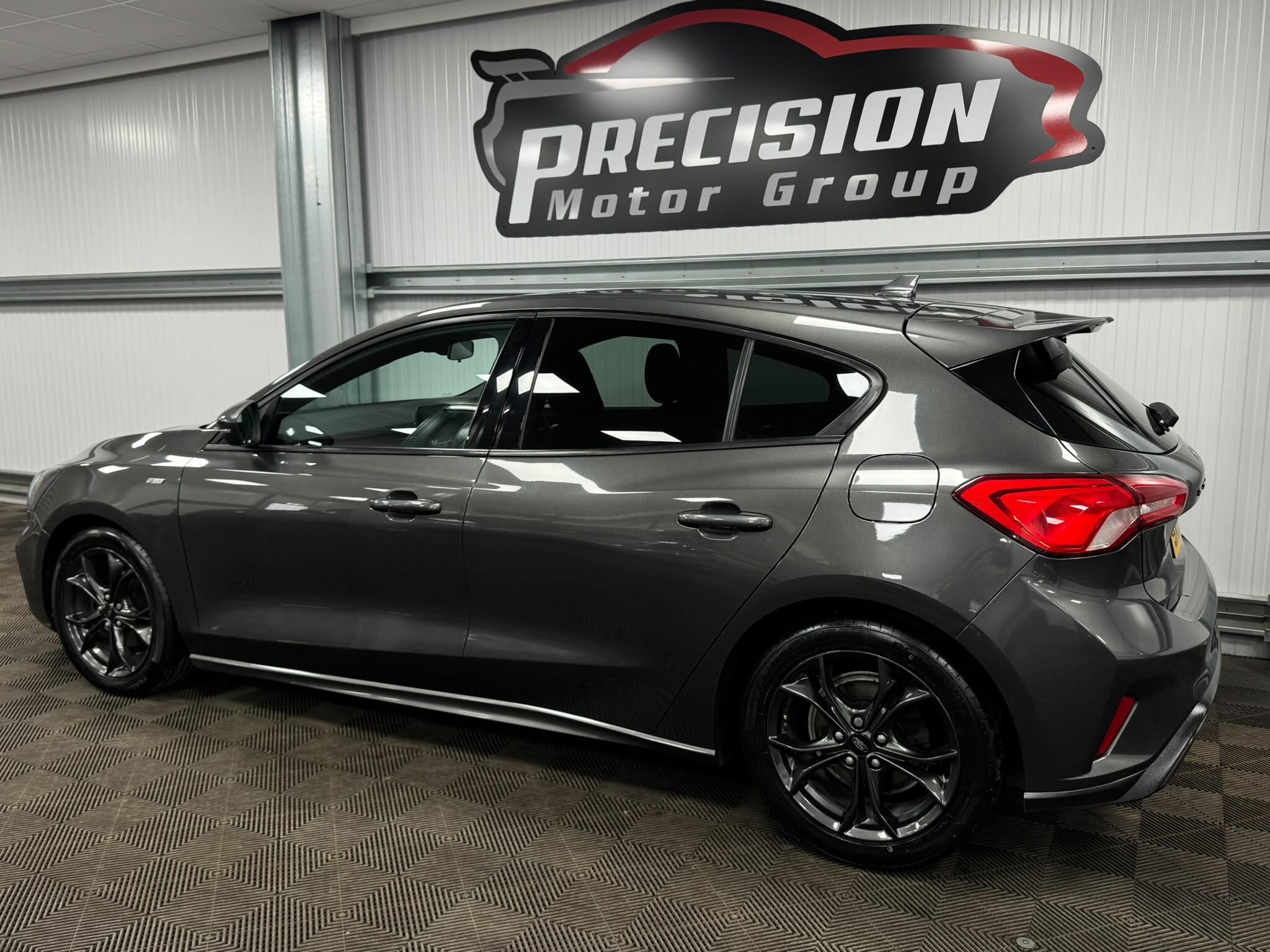 Ford Focus view 9