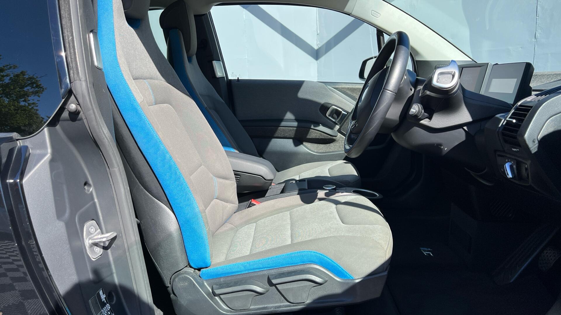 BMW i3 view 11