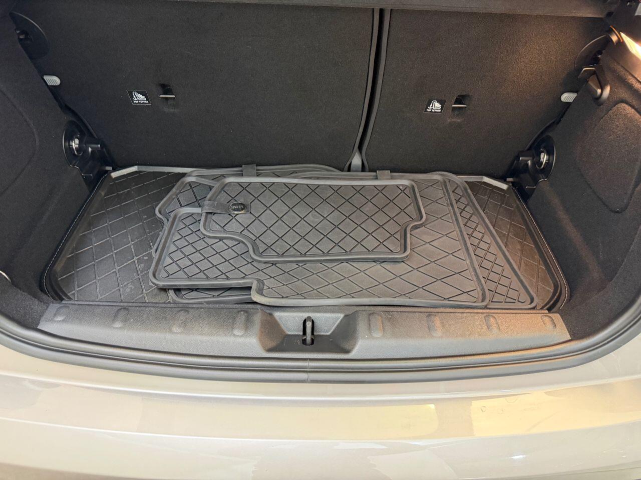 Mini Cooper view 26
