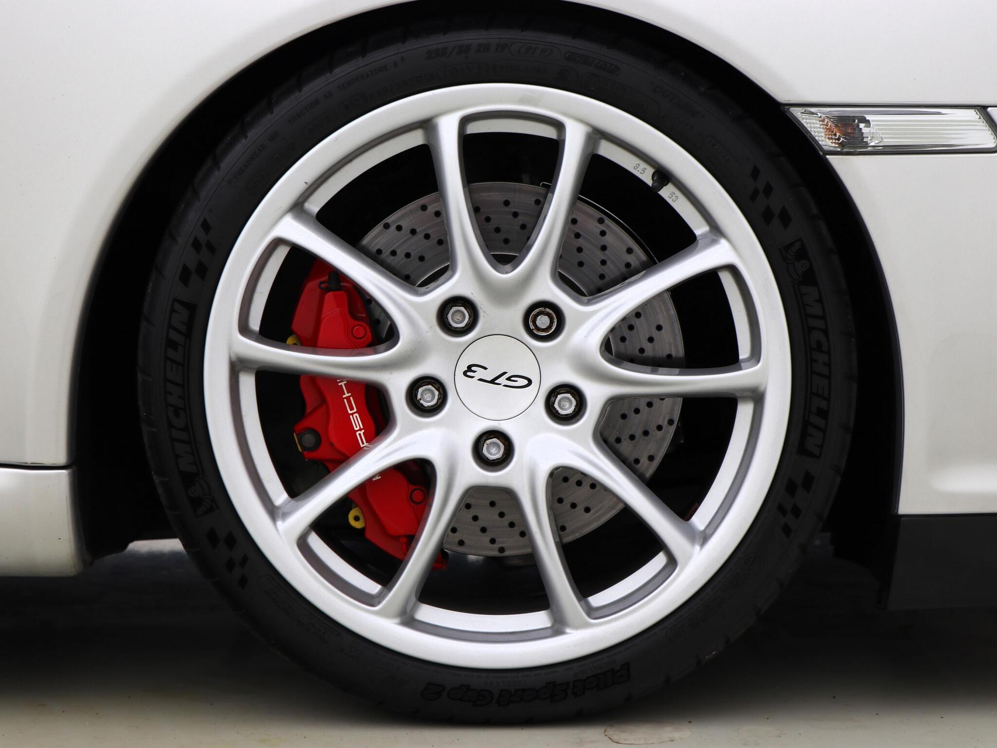 Porsche 911 view 4