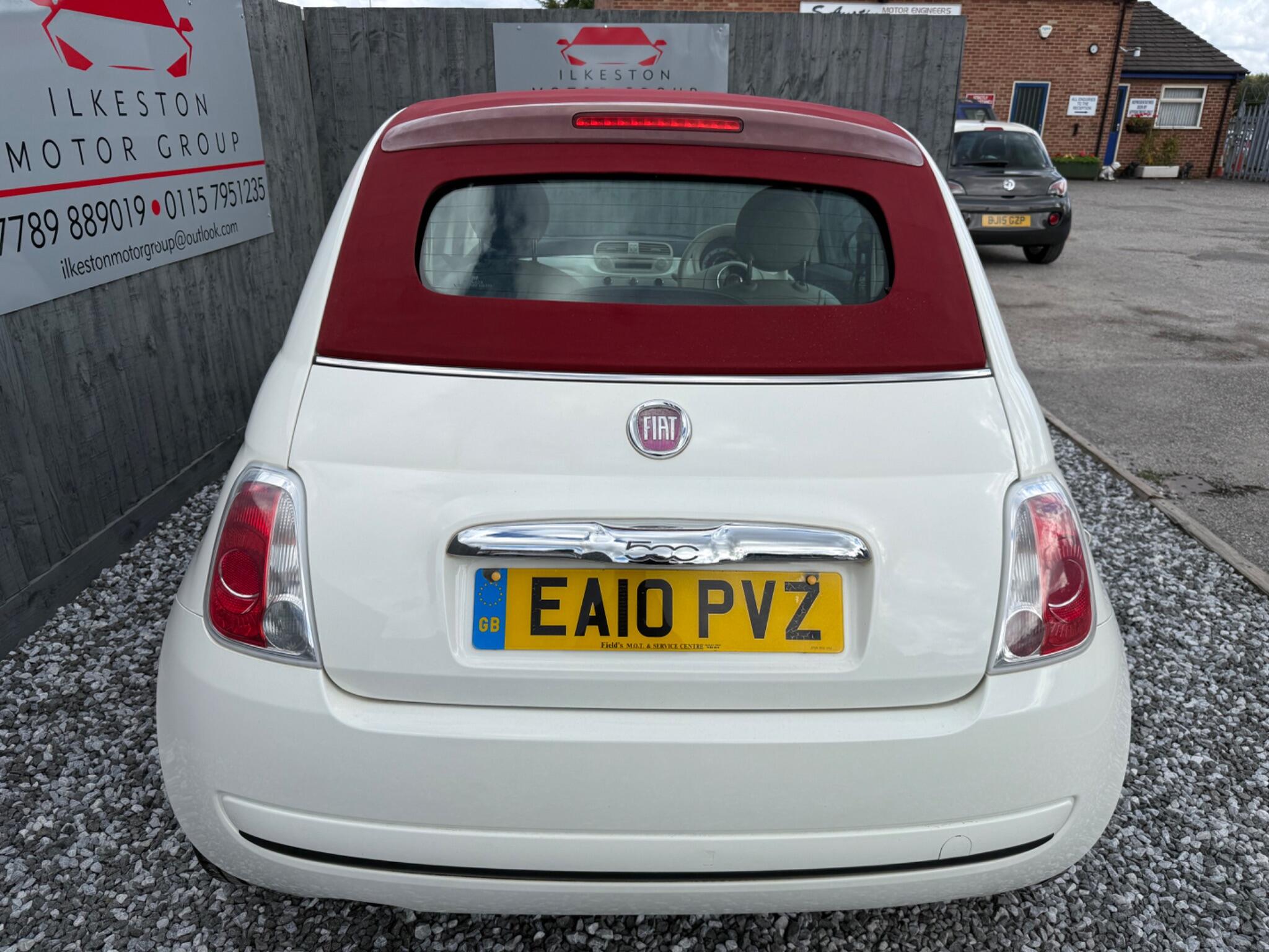 2010 Fiat 500C image 11