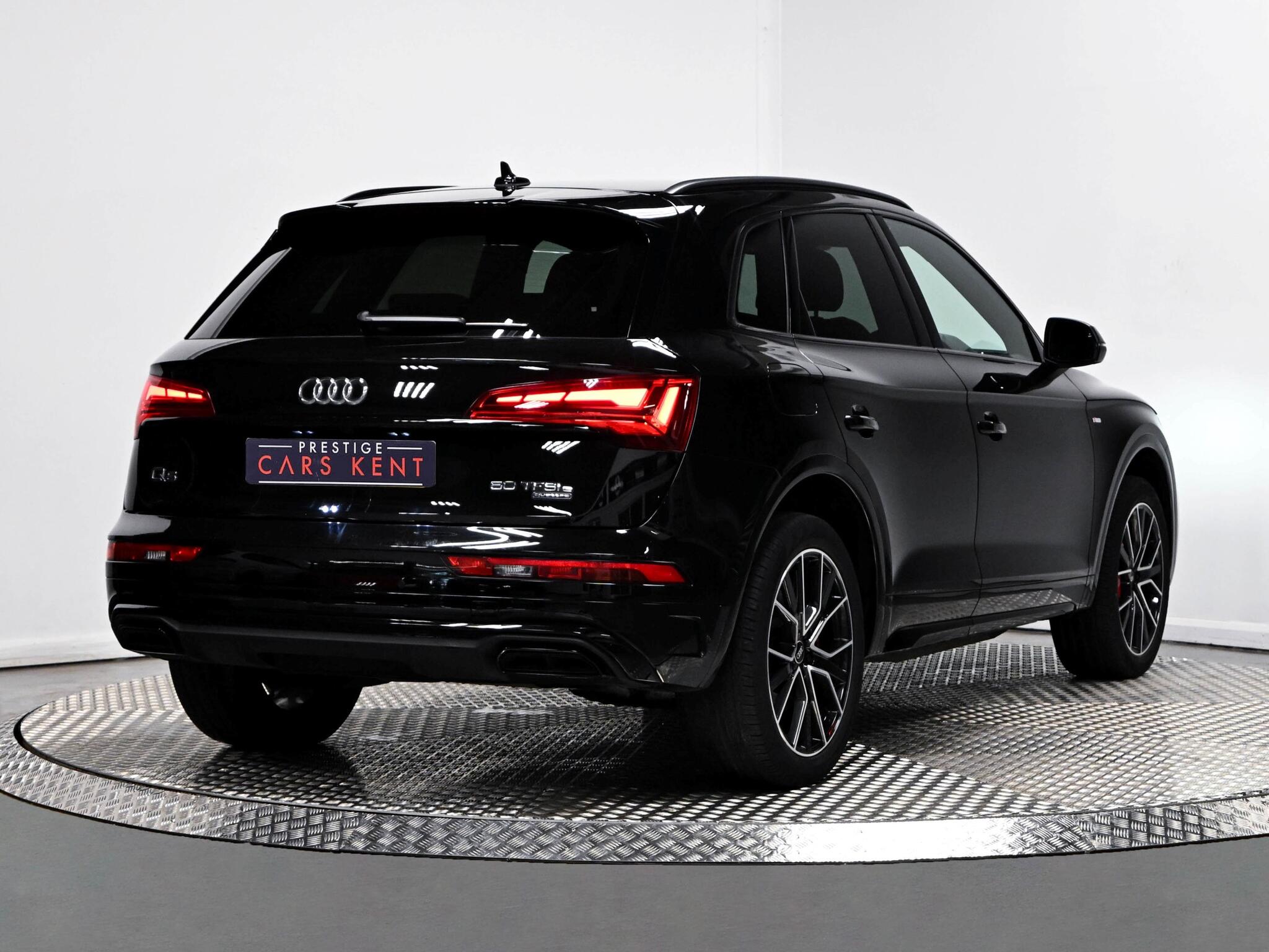 Audi Q5 view 32