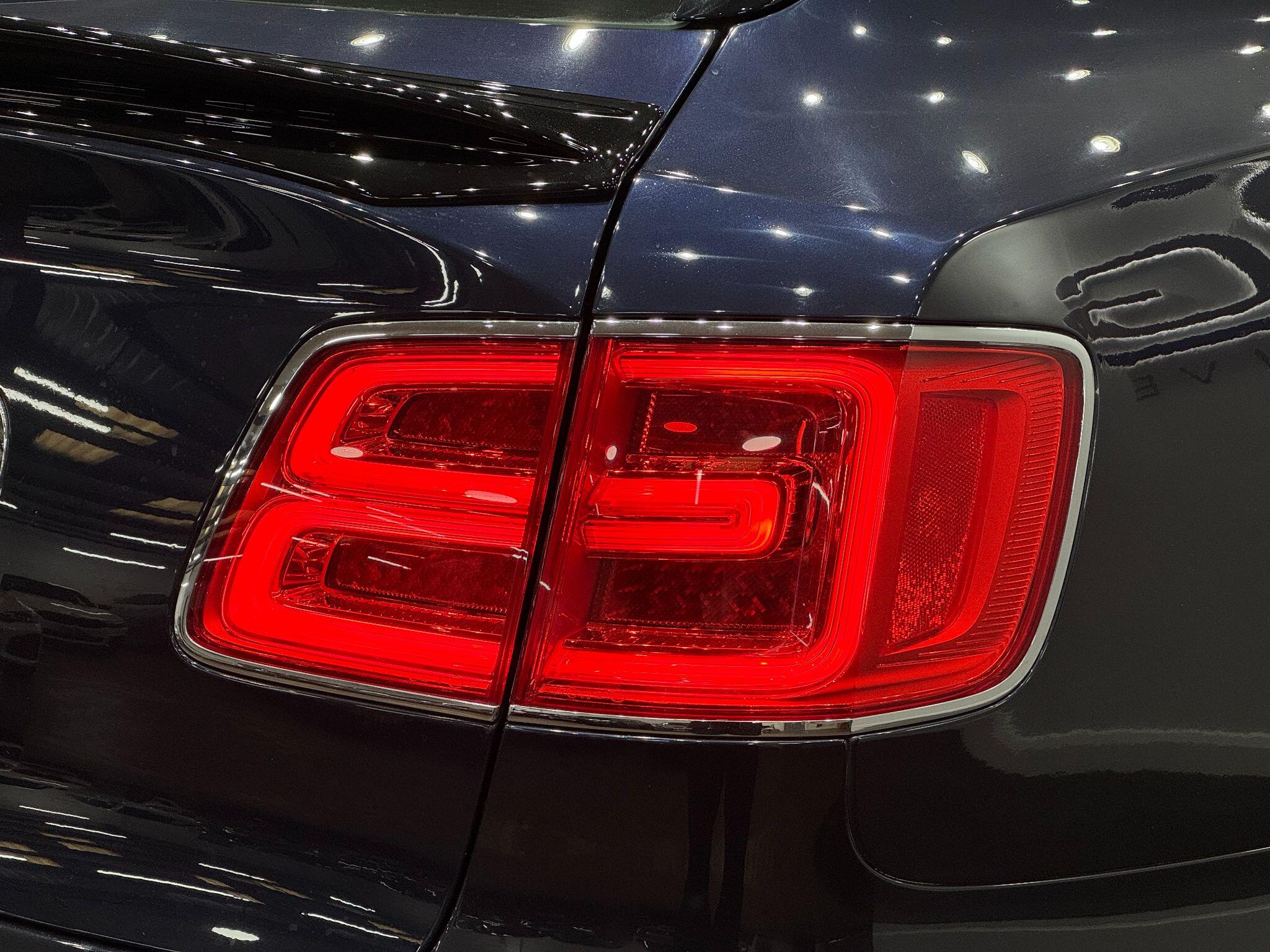 Bentley Bentayga view 19