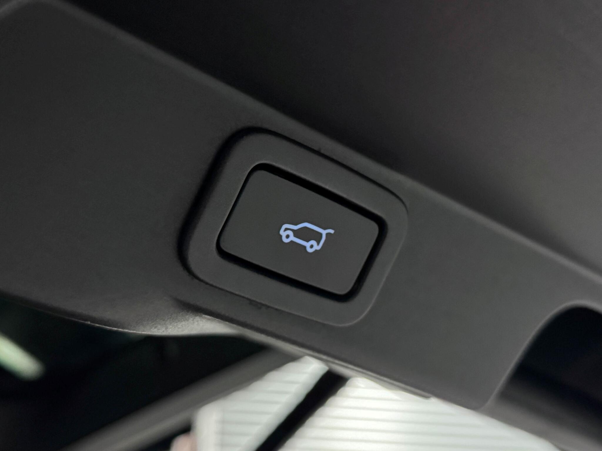 Land Rover Range Rover Sport view 8