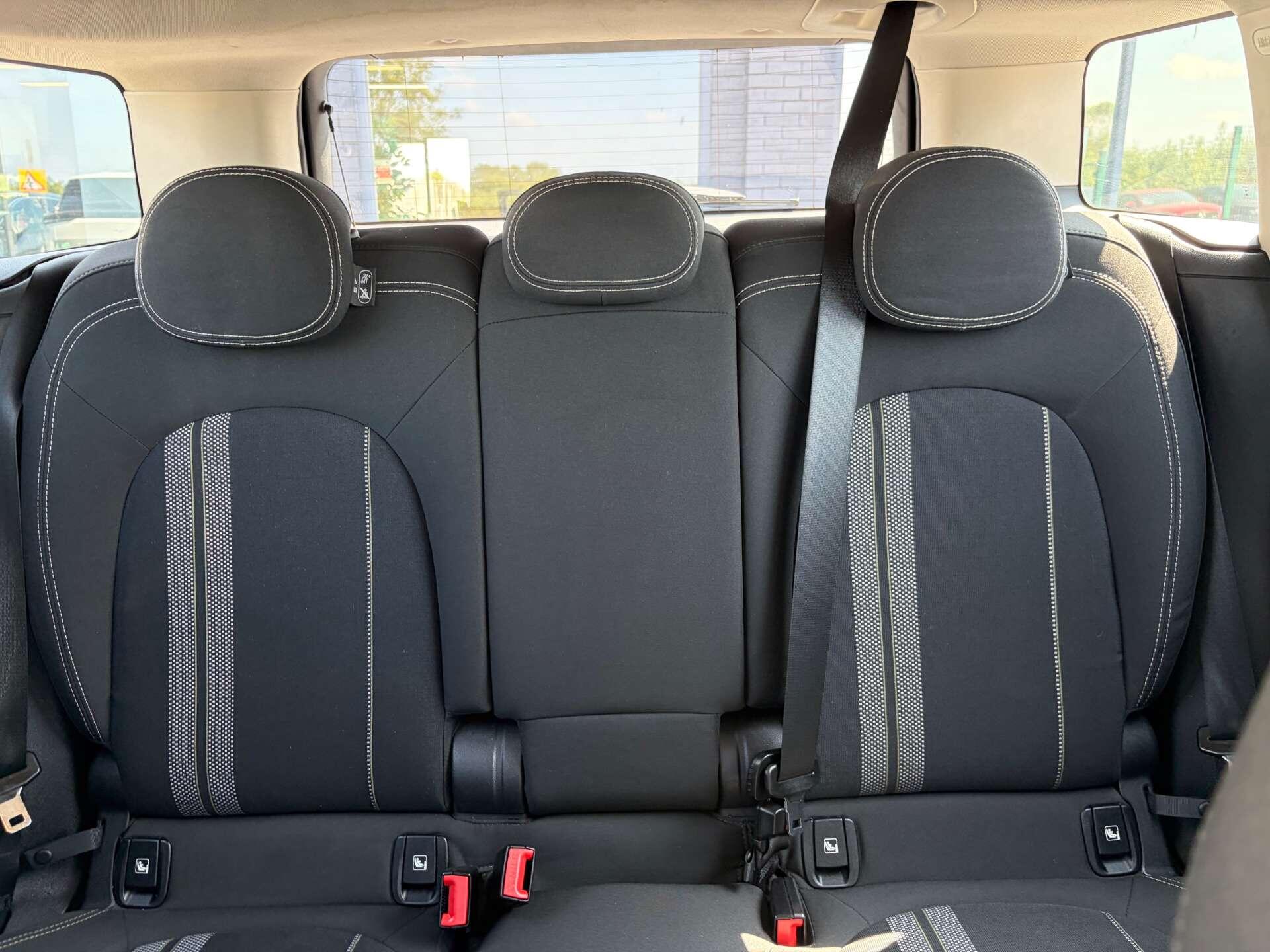 Mini Countryman view 30