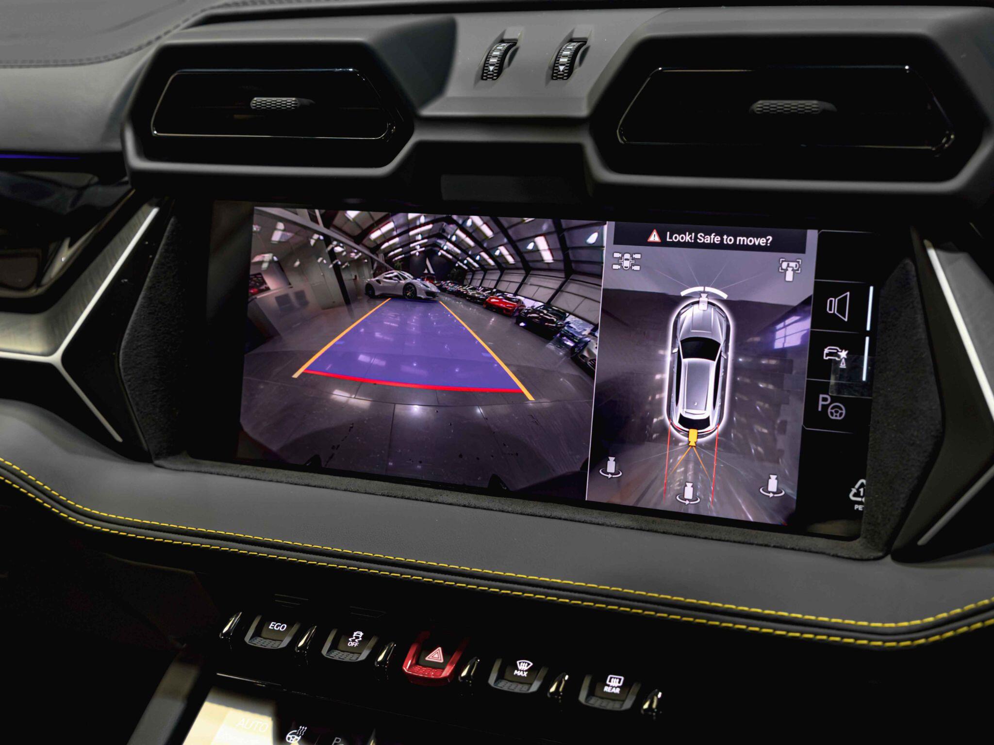 Lamborghini Urus view 23