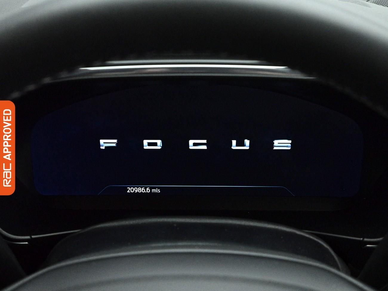Ford Focus view 11