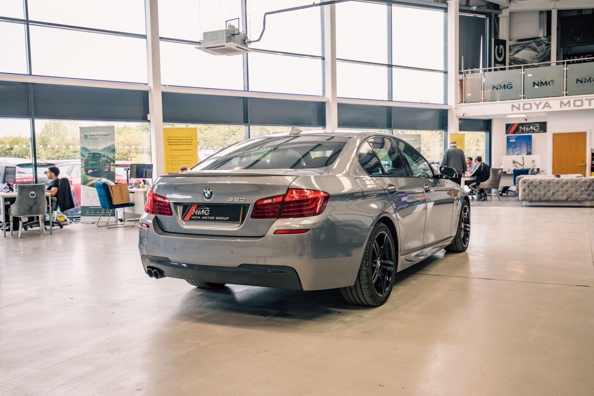 BMW 5 Series view 29