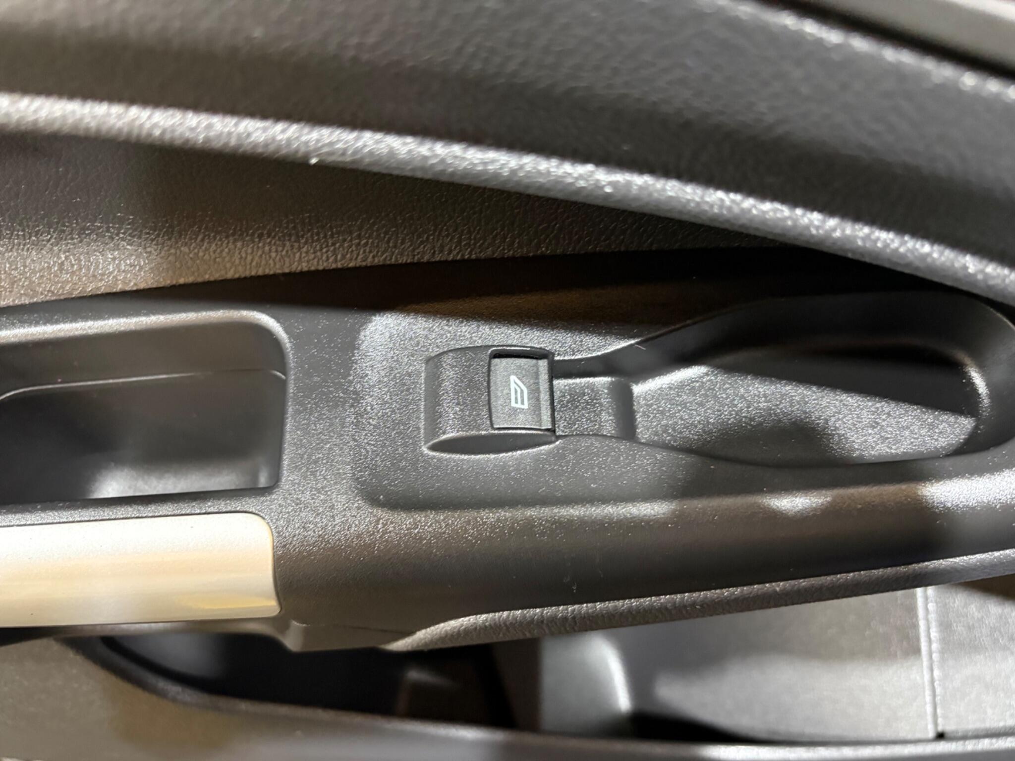 Ford Tourneo Connect view 64