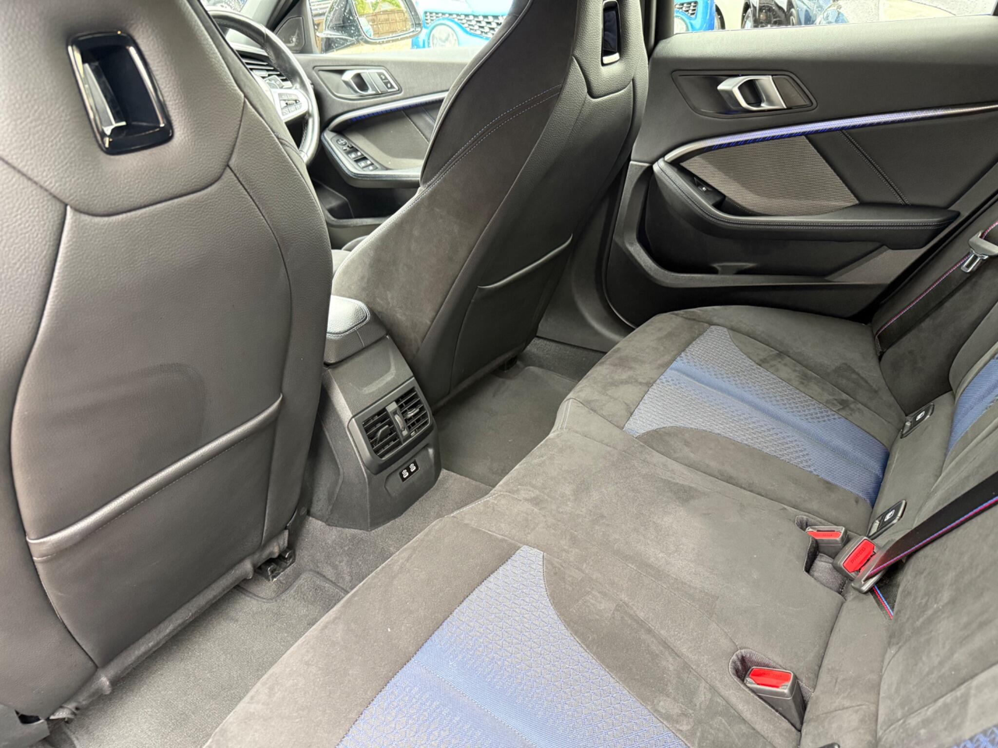 BMW 1 Series view 14