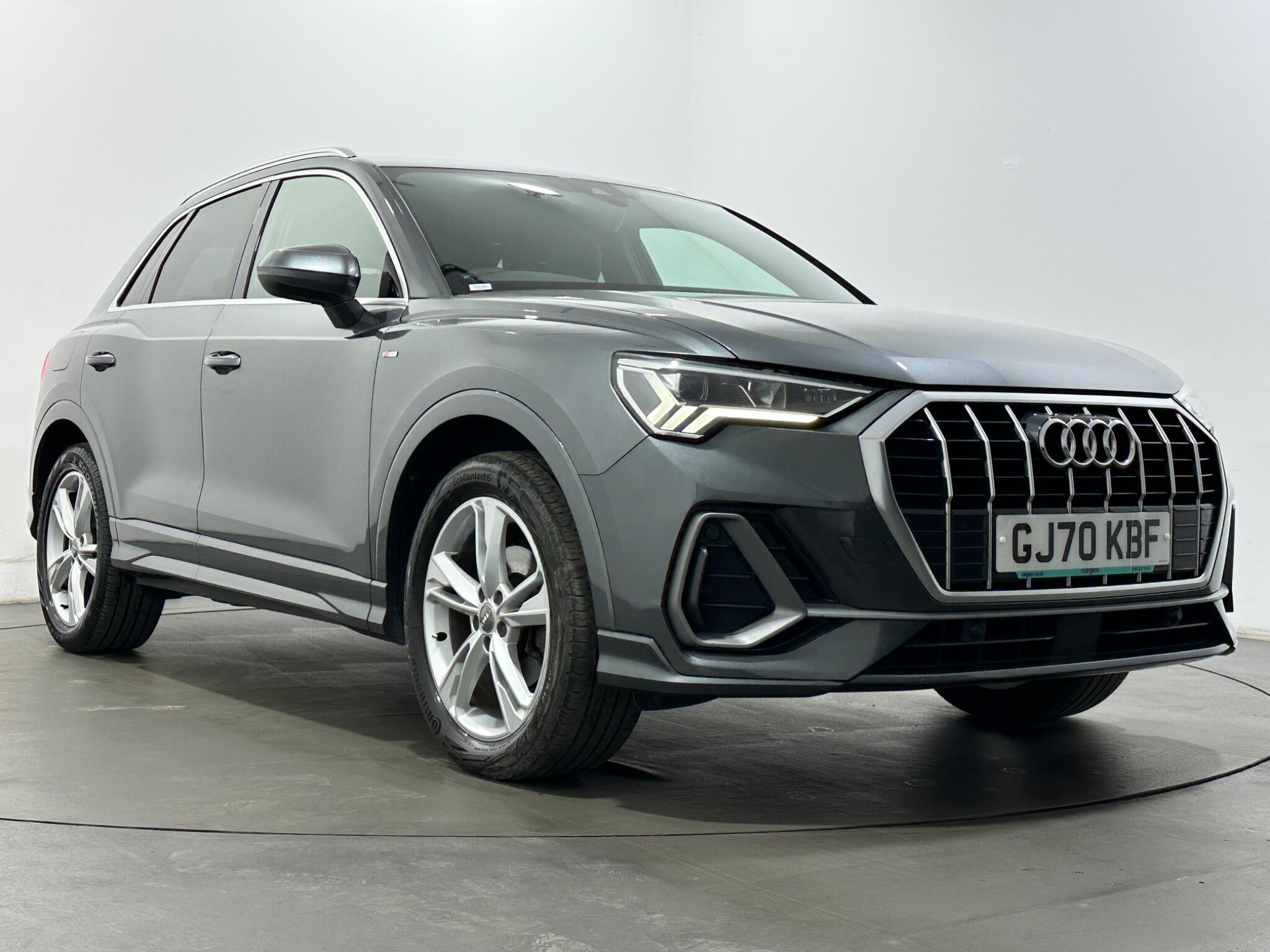 Audi Q3 view 52