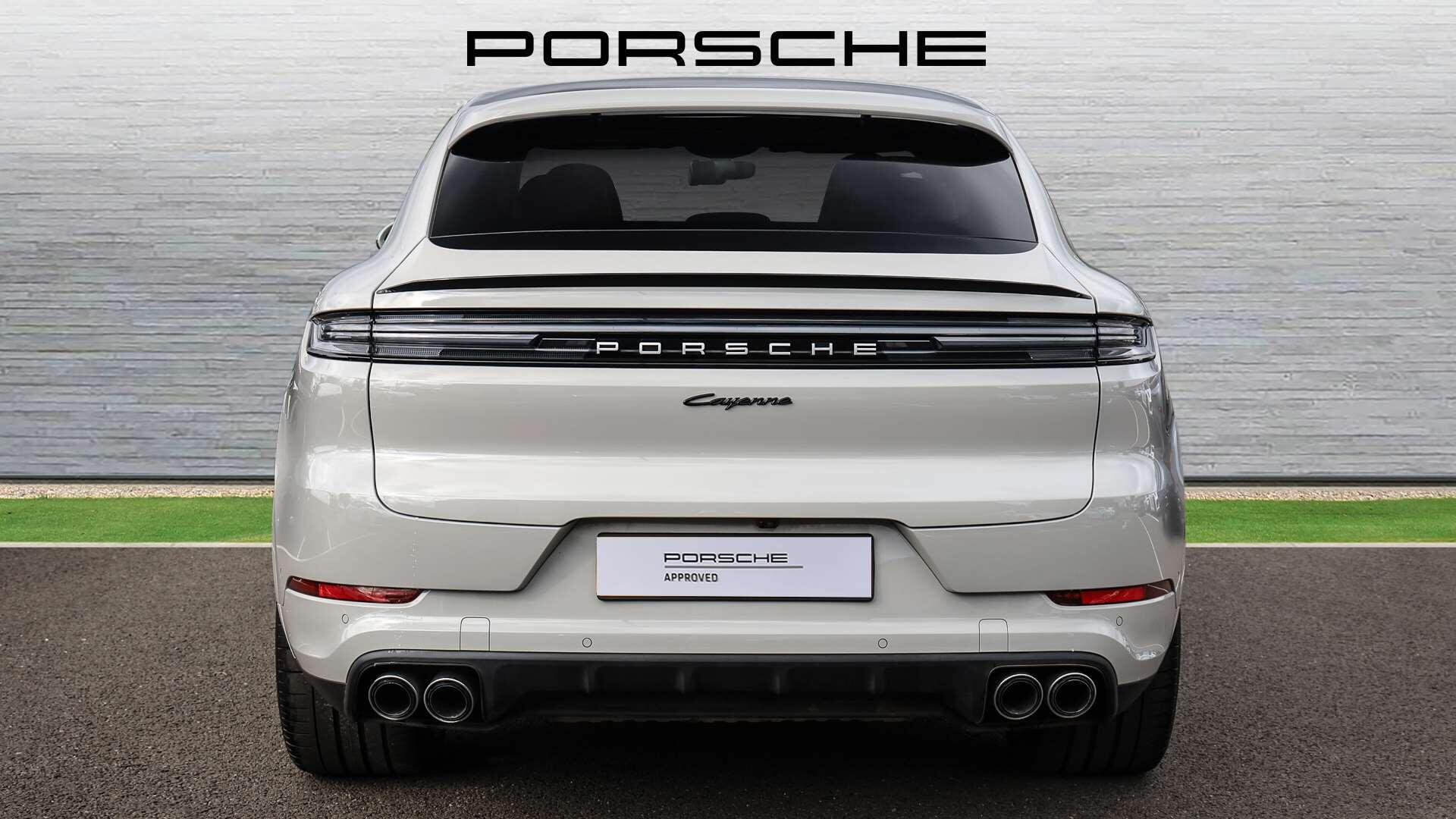 Porsche Cayenne view 10
