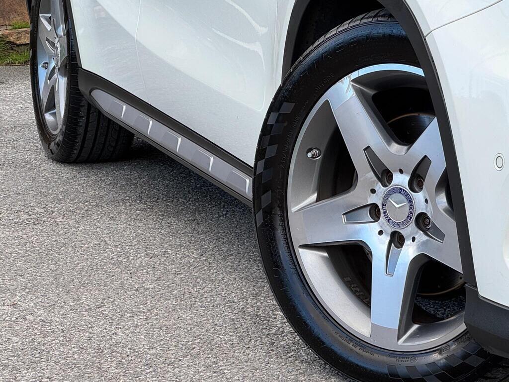 Mercedes-Benz Gla view 50