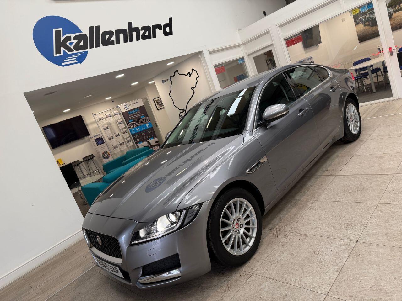 Jaguar XF view 8