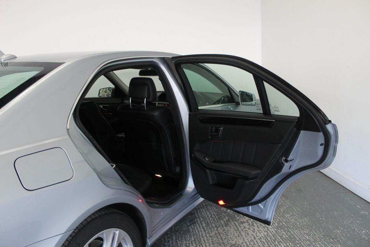 Mercedes-Benz E-Class view 26