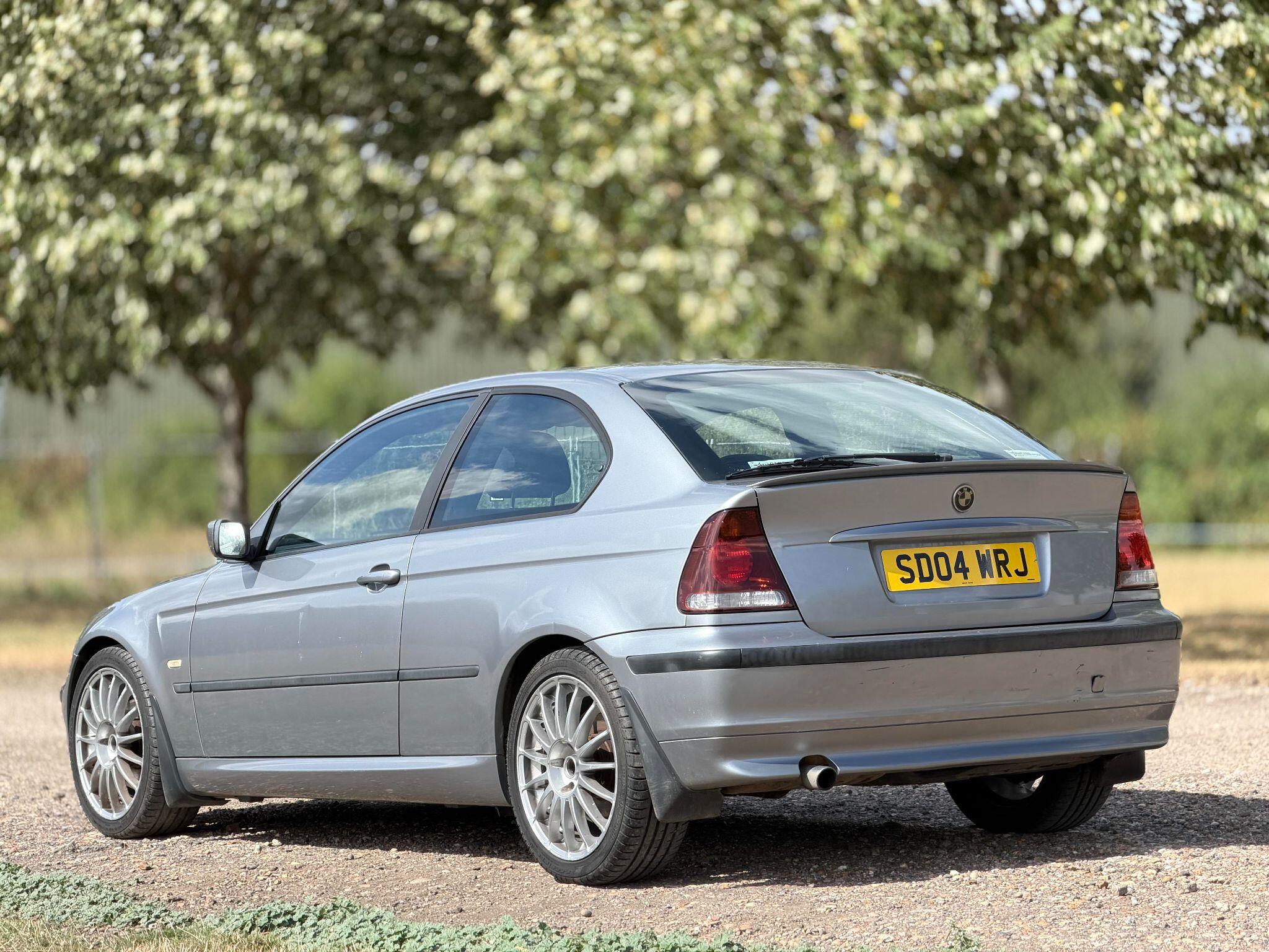 BMW 3 Series view 9