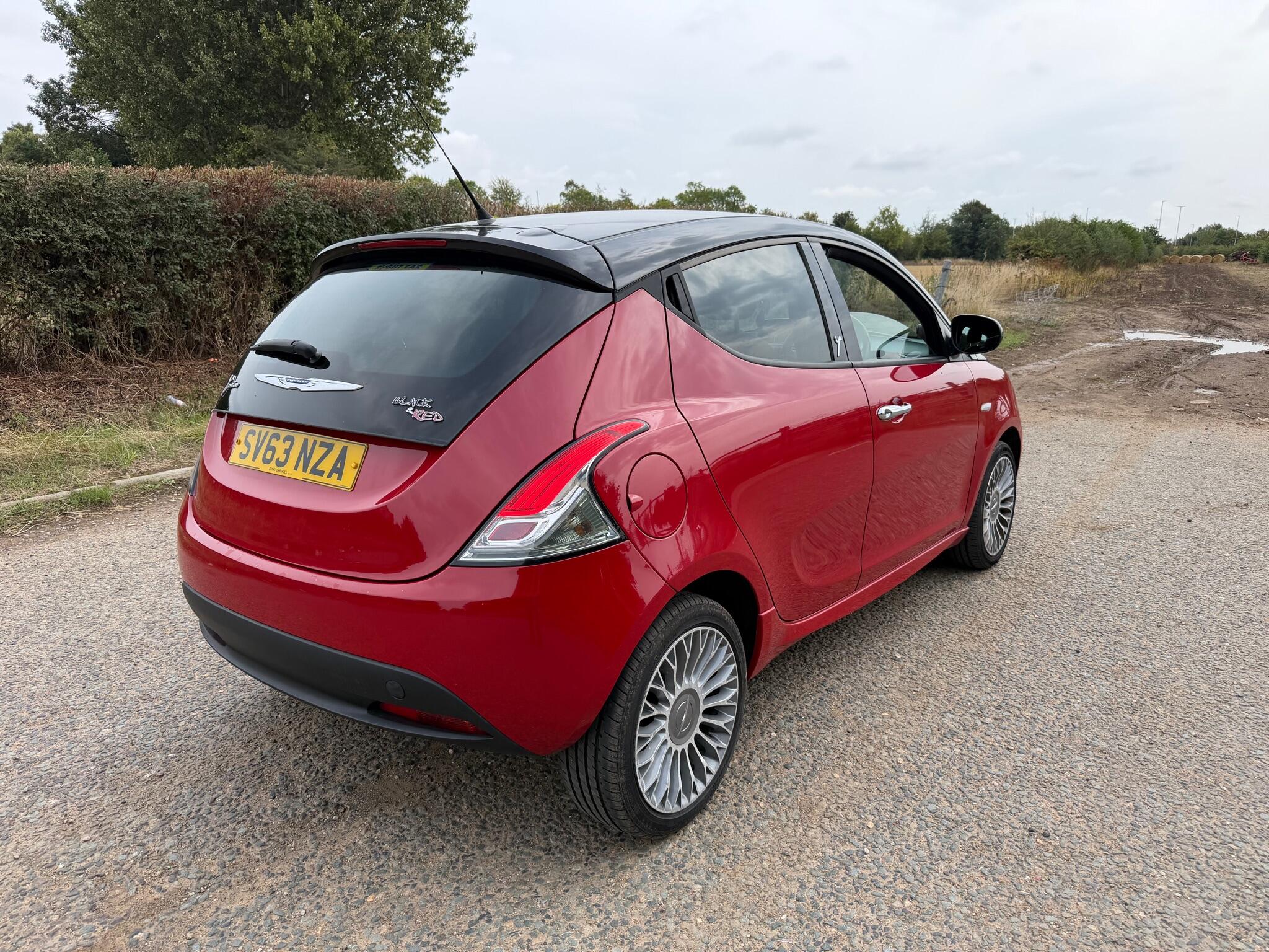 Chrysler Ypsilon view 6