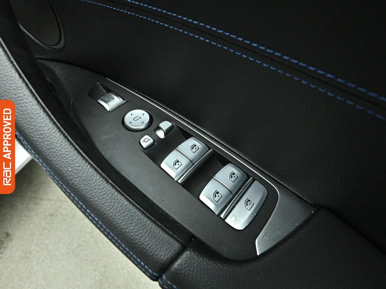 BMW iX3 view 28
