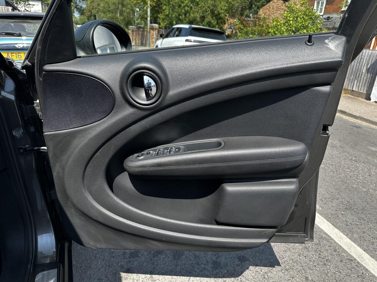 Mini Countryman view 6