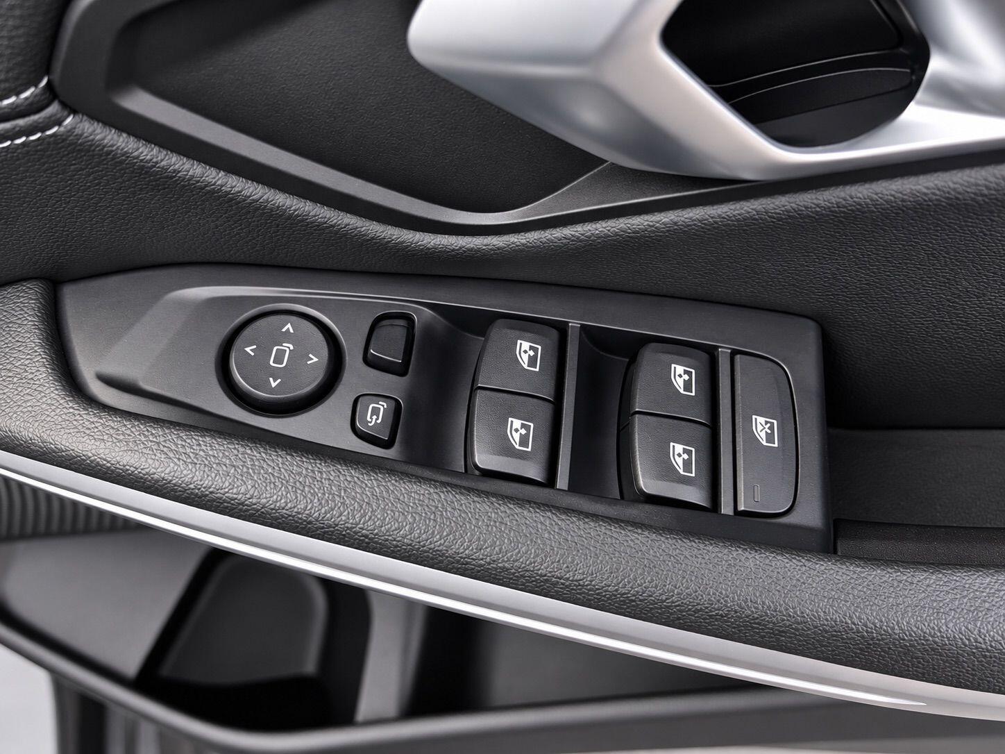 BMW 3 Series view 16