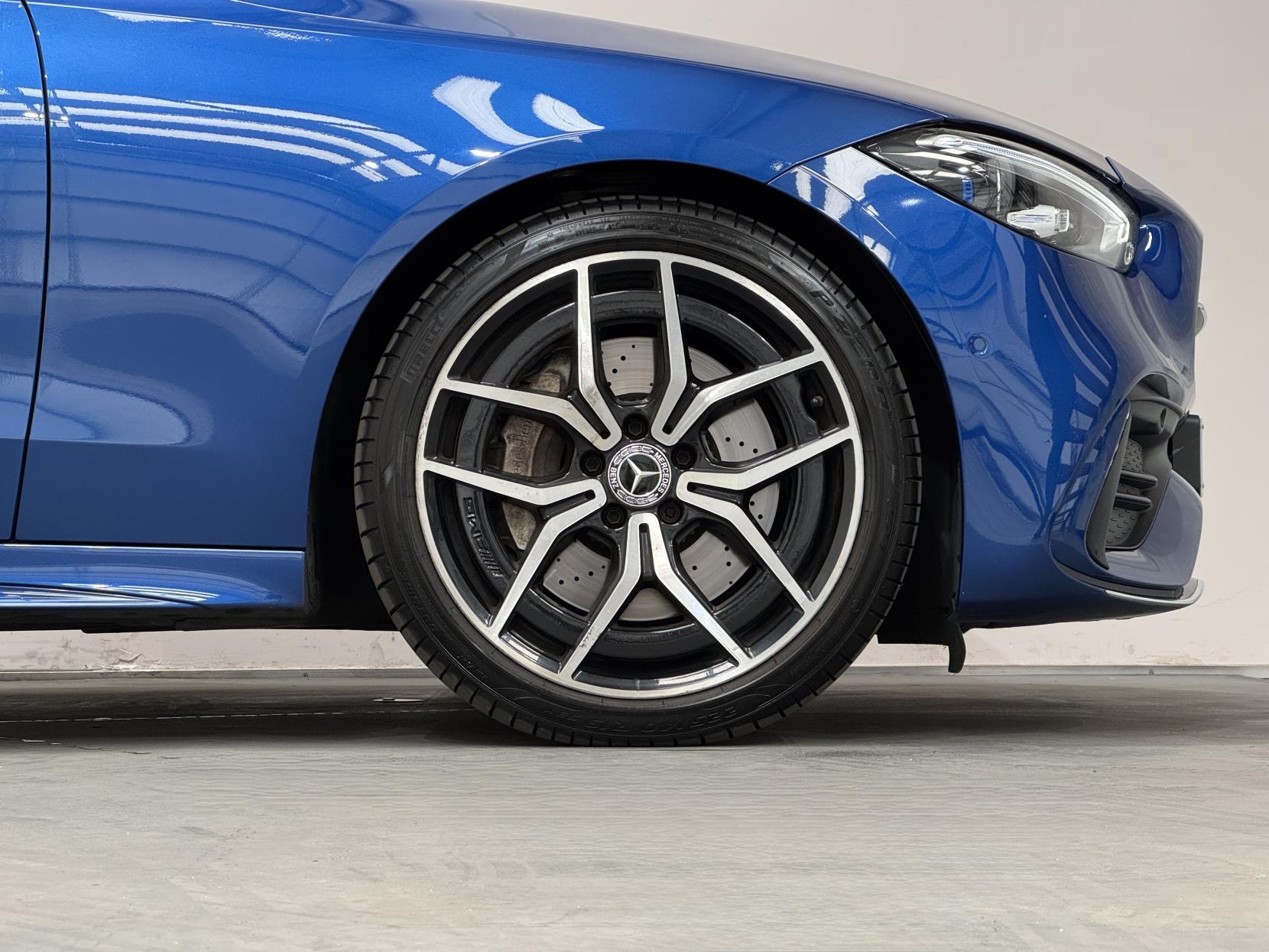 Mercedes-Benz C Class view 19