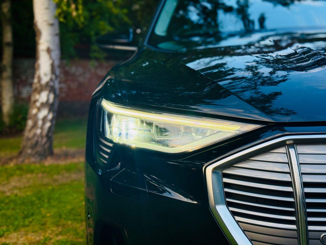 Audi e-tron view 5