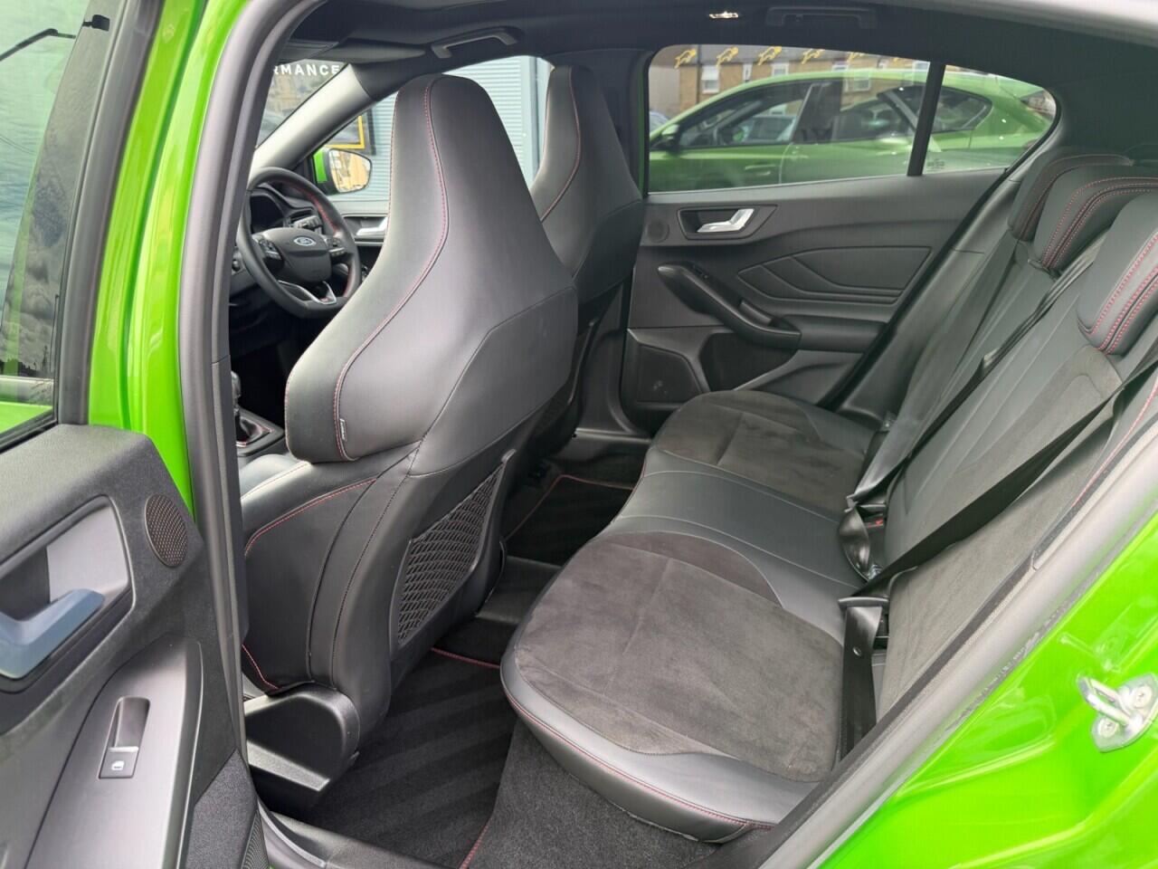 Ford Focus view 21