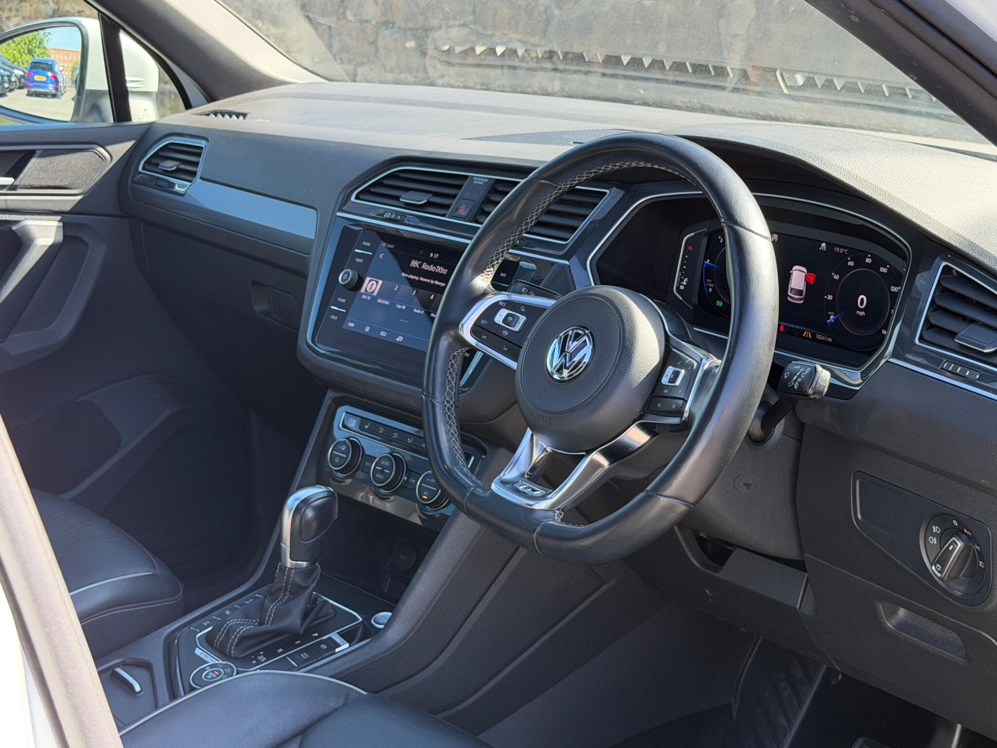 Volkswagen Tiguan view 13