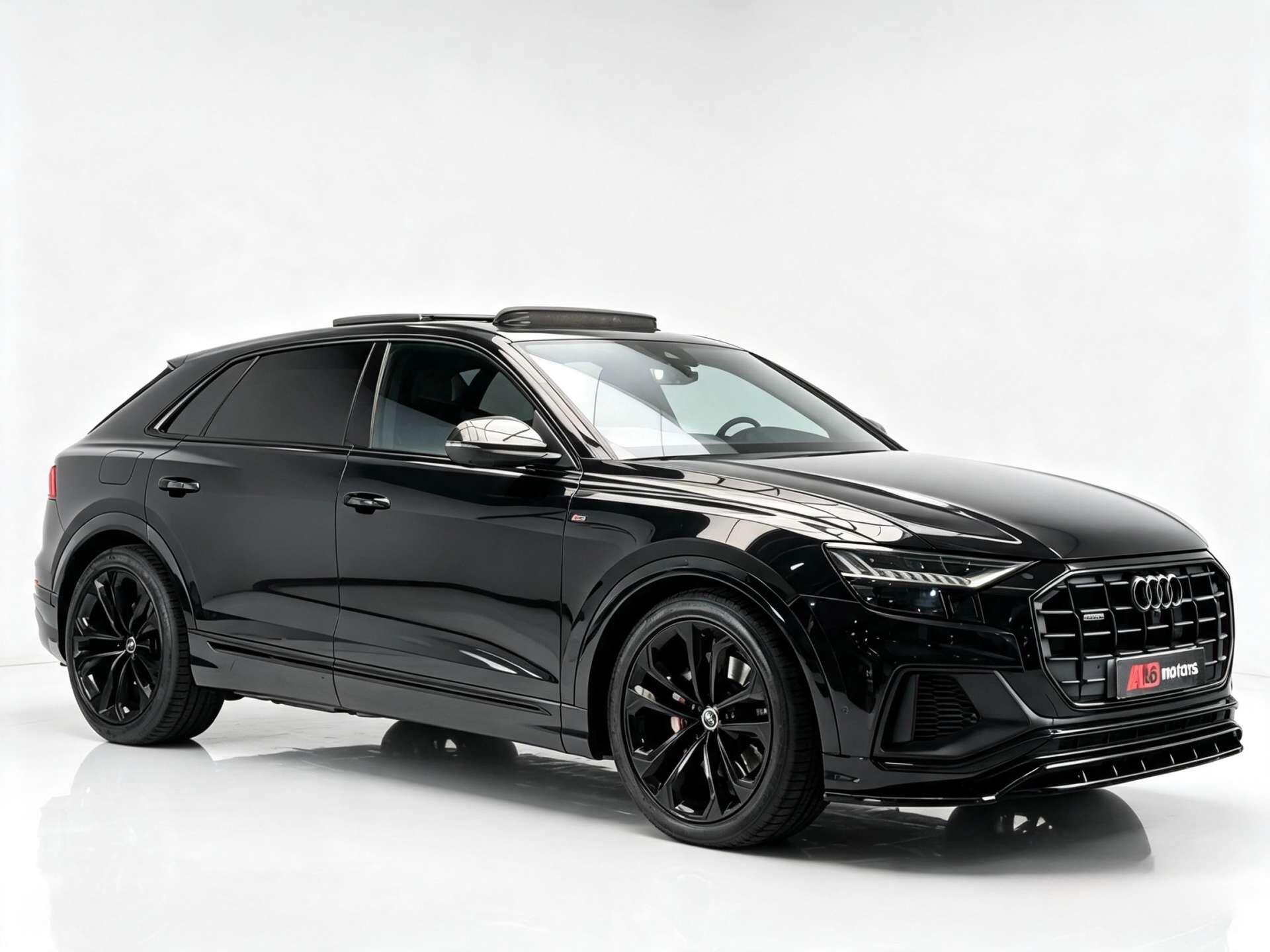 Audi Q8 view 5