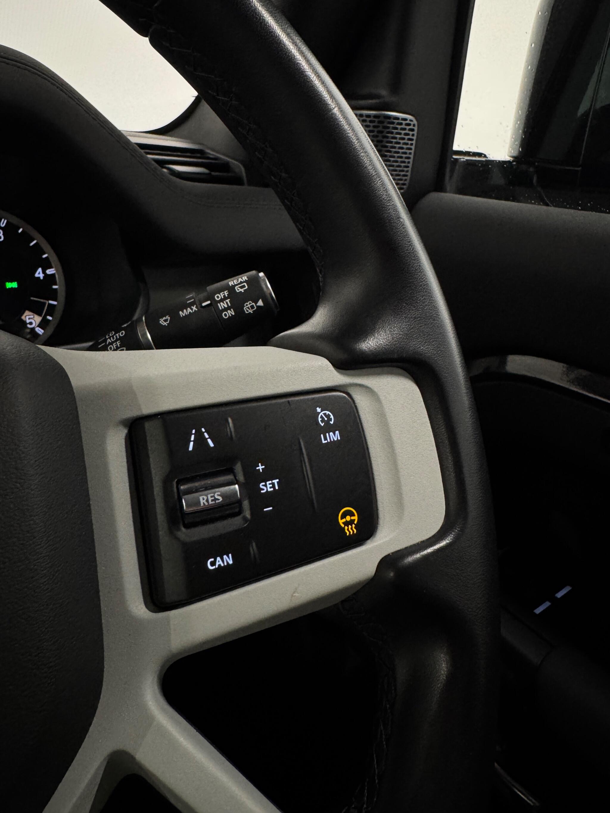 Land Rover Defender view 27