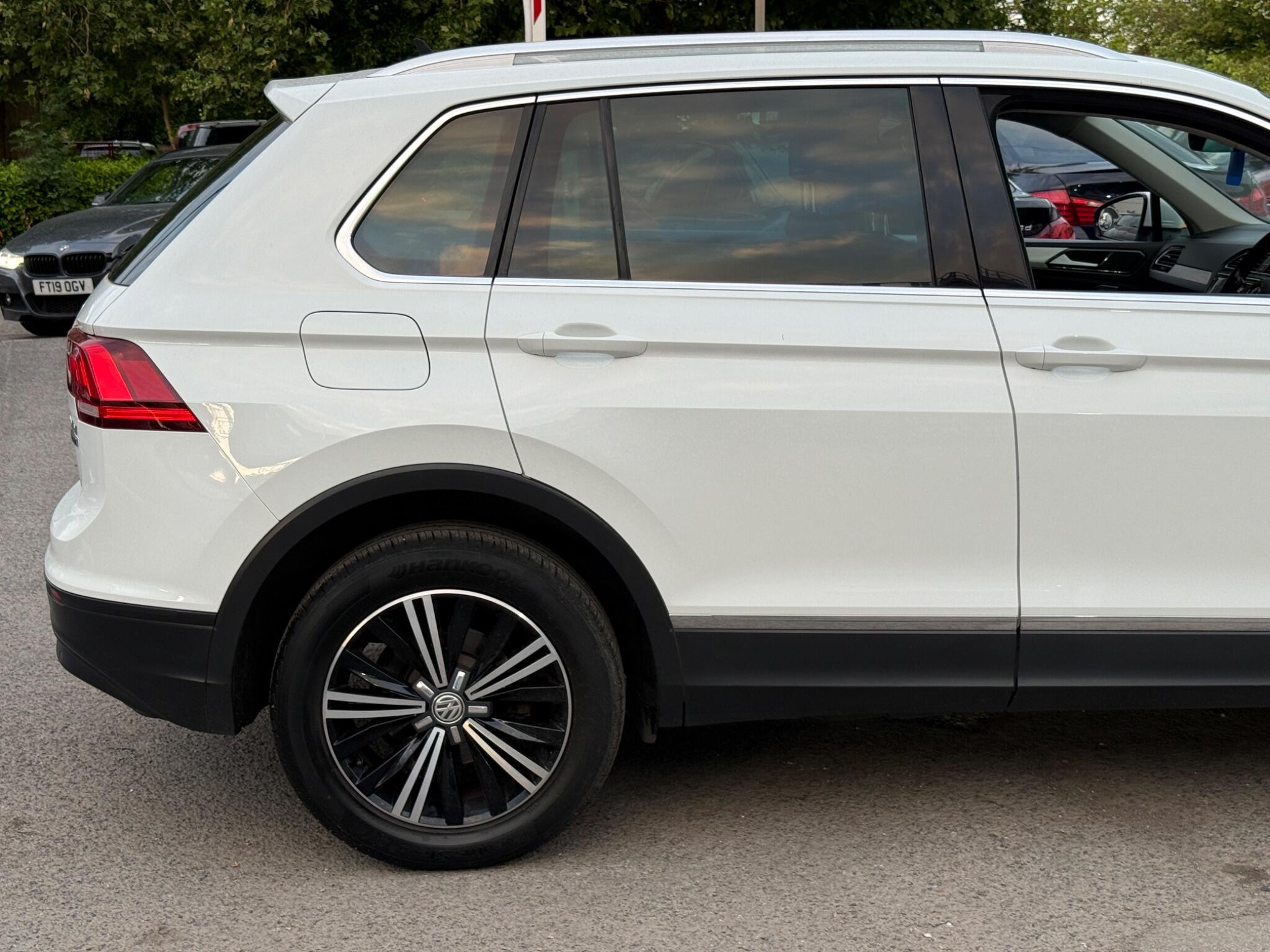 Volkswagen Tiguan - Image 22