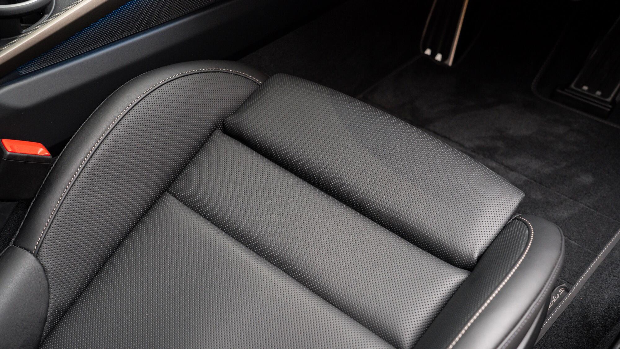 Porsche 911 view 45