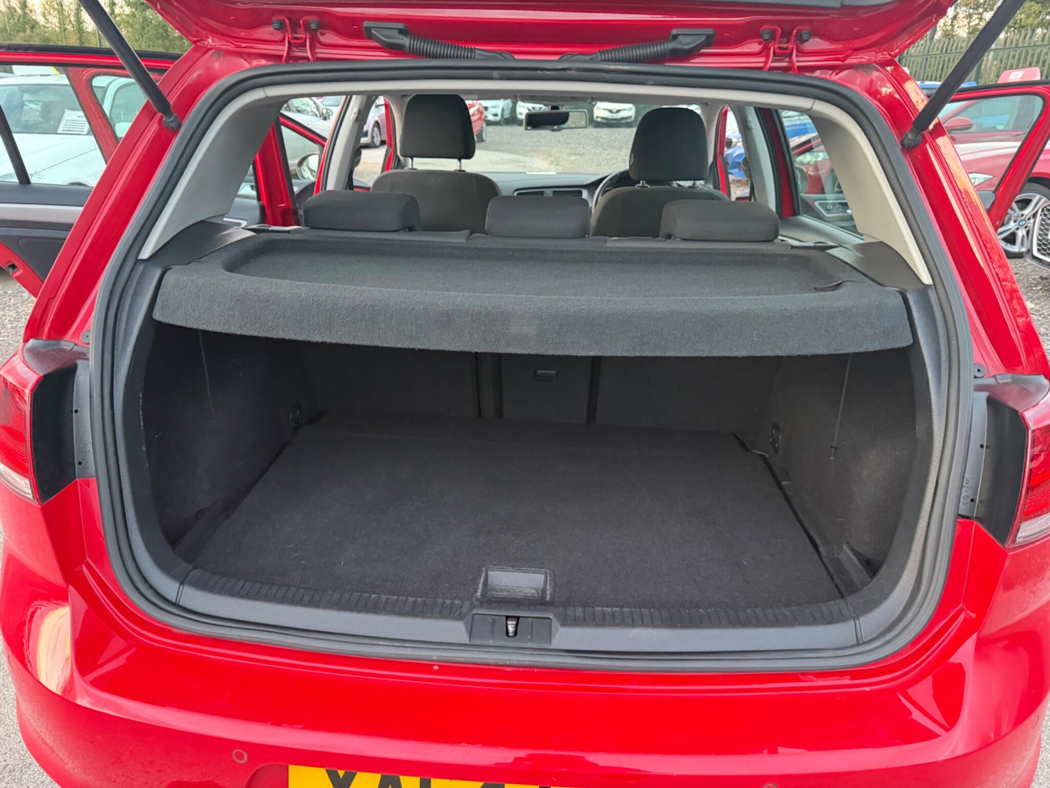 Volkswagen Golf view 52