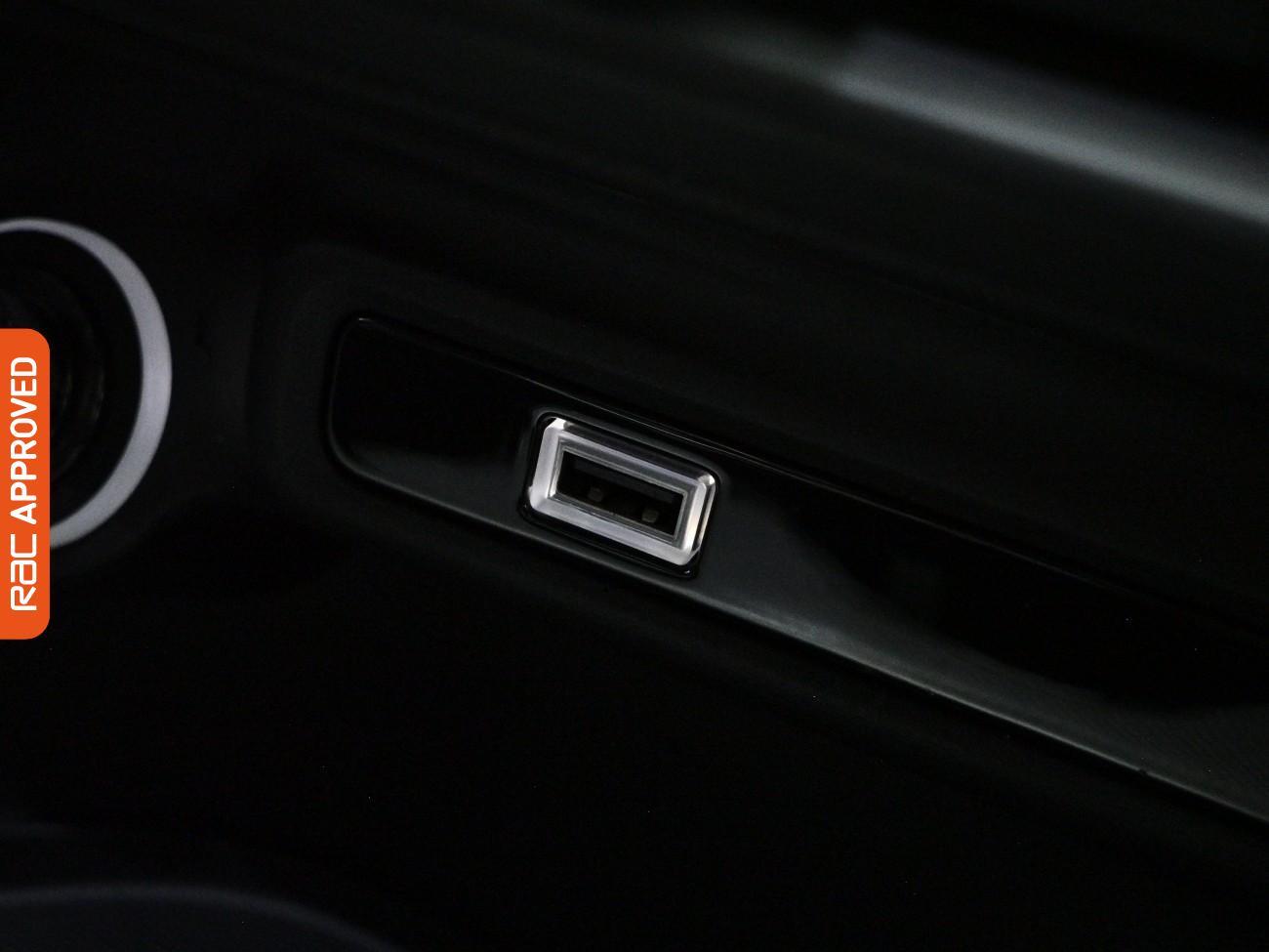 Alfa Romeo Giulia view 17