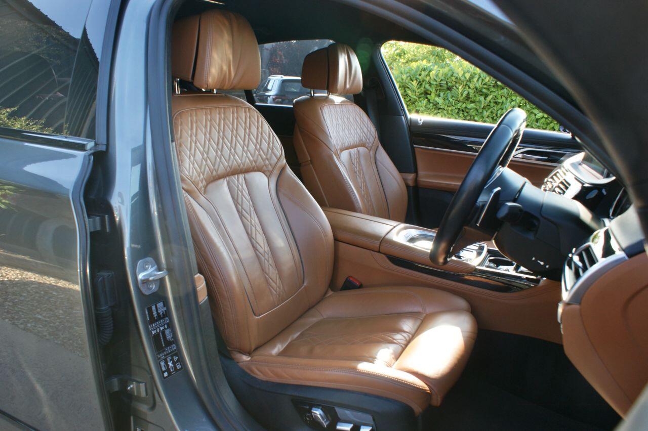 BMW 7 Series view 52