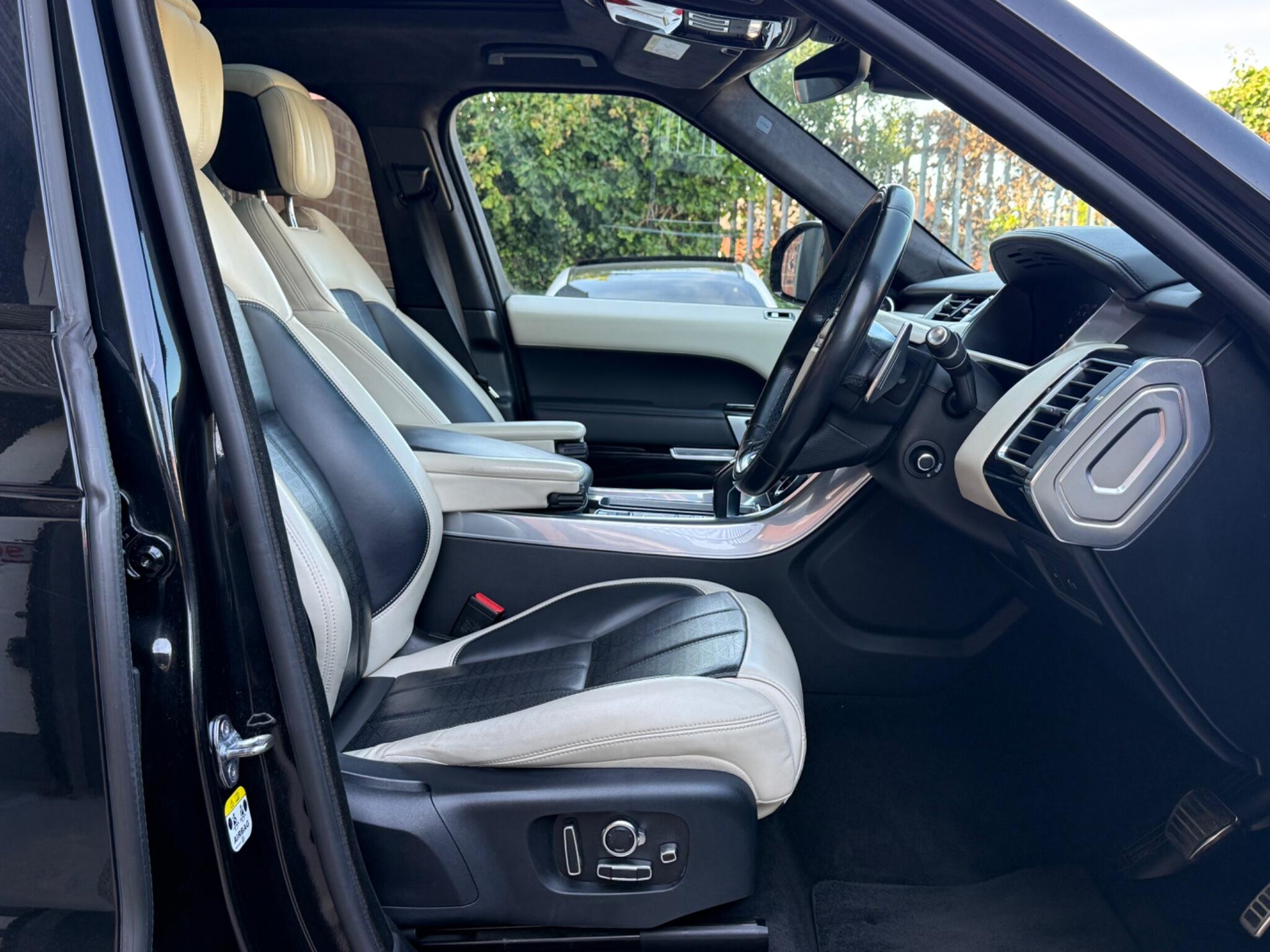 Land Rover Range Rover Sport view 11