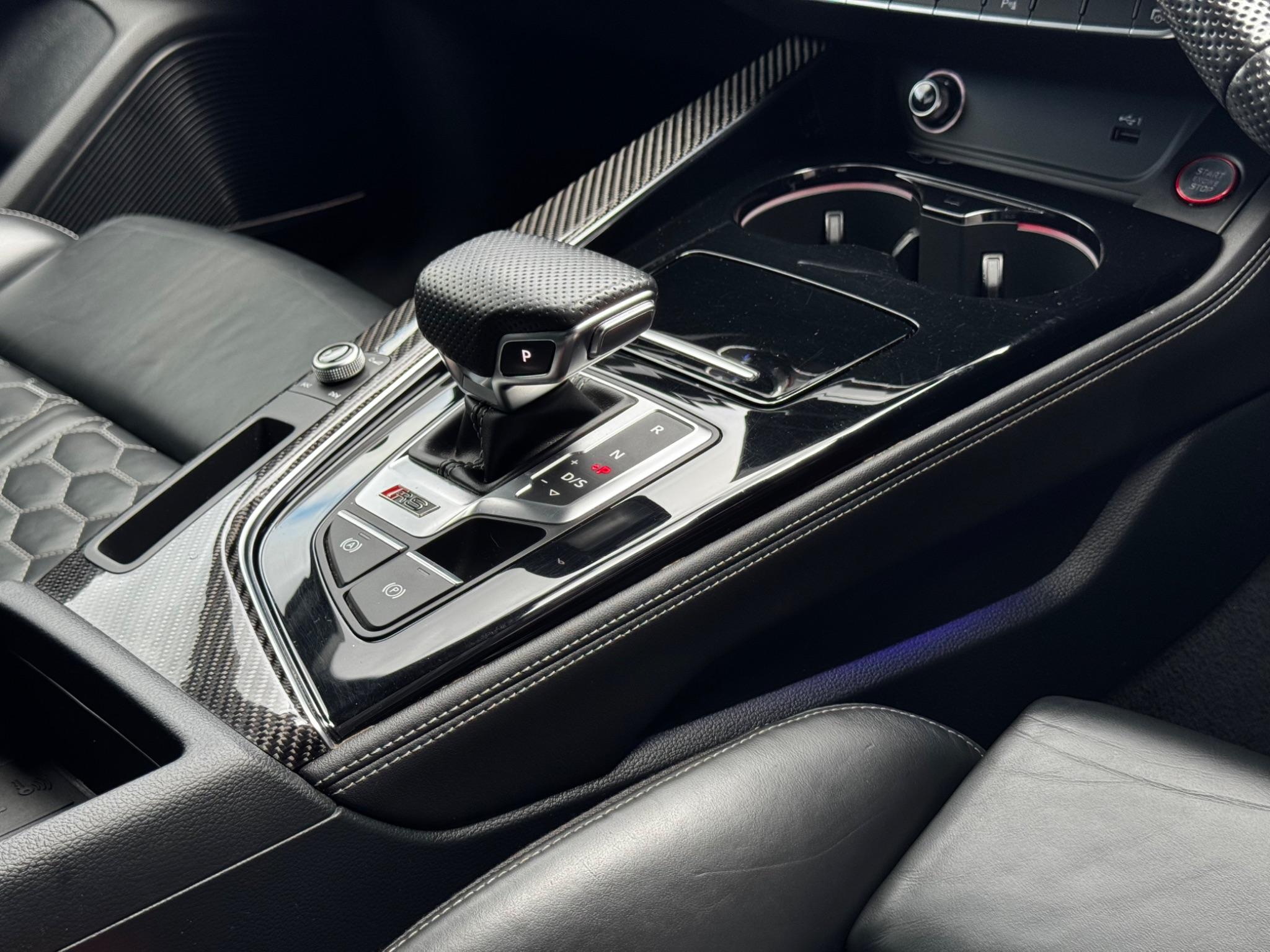 Audi RS4 view 13