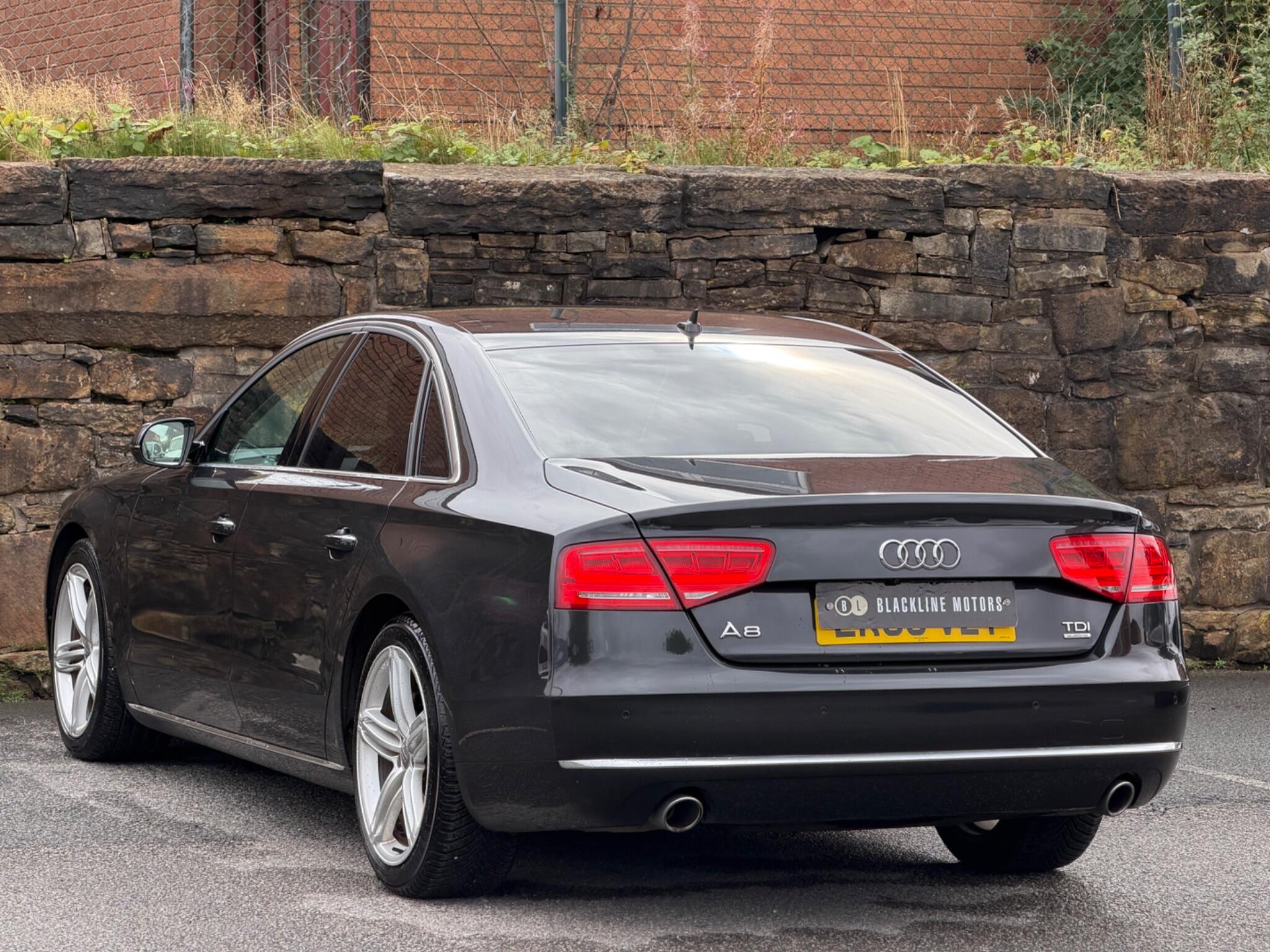 Audi A8 view 5
