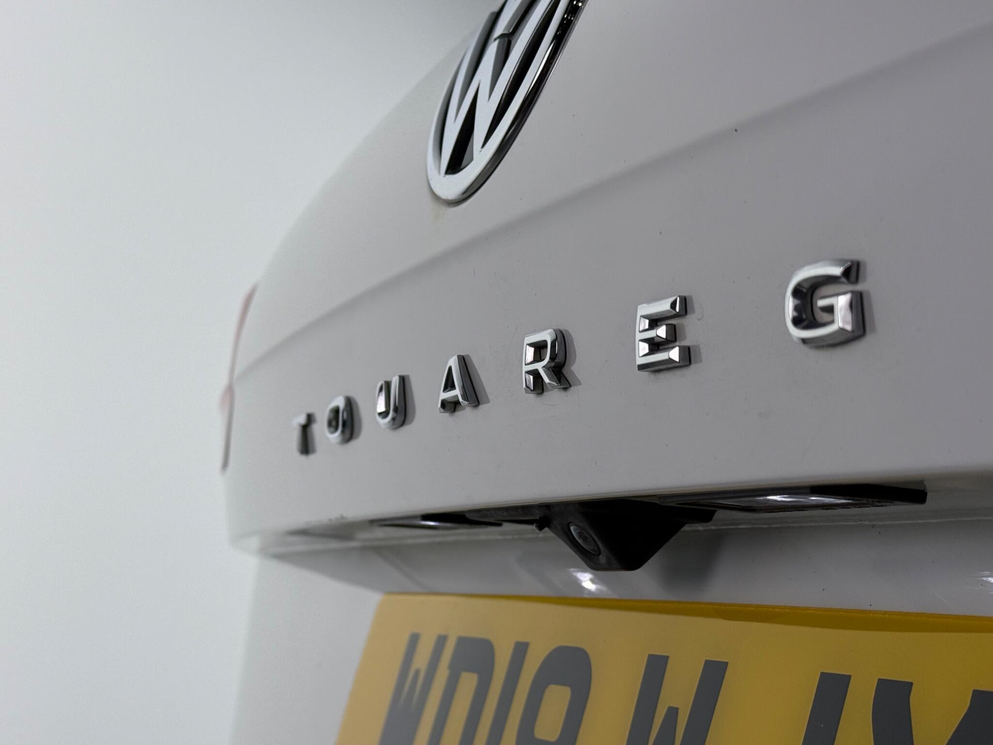 Volkswagen Touareg view 10