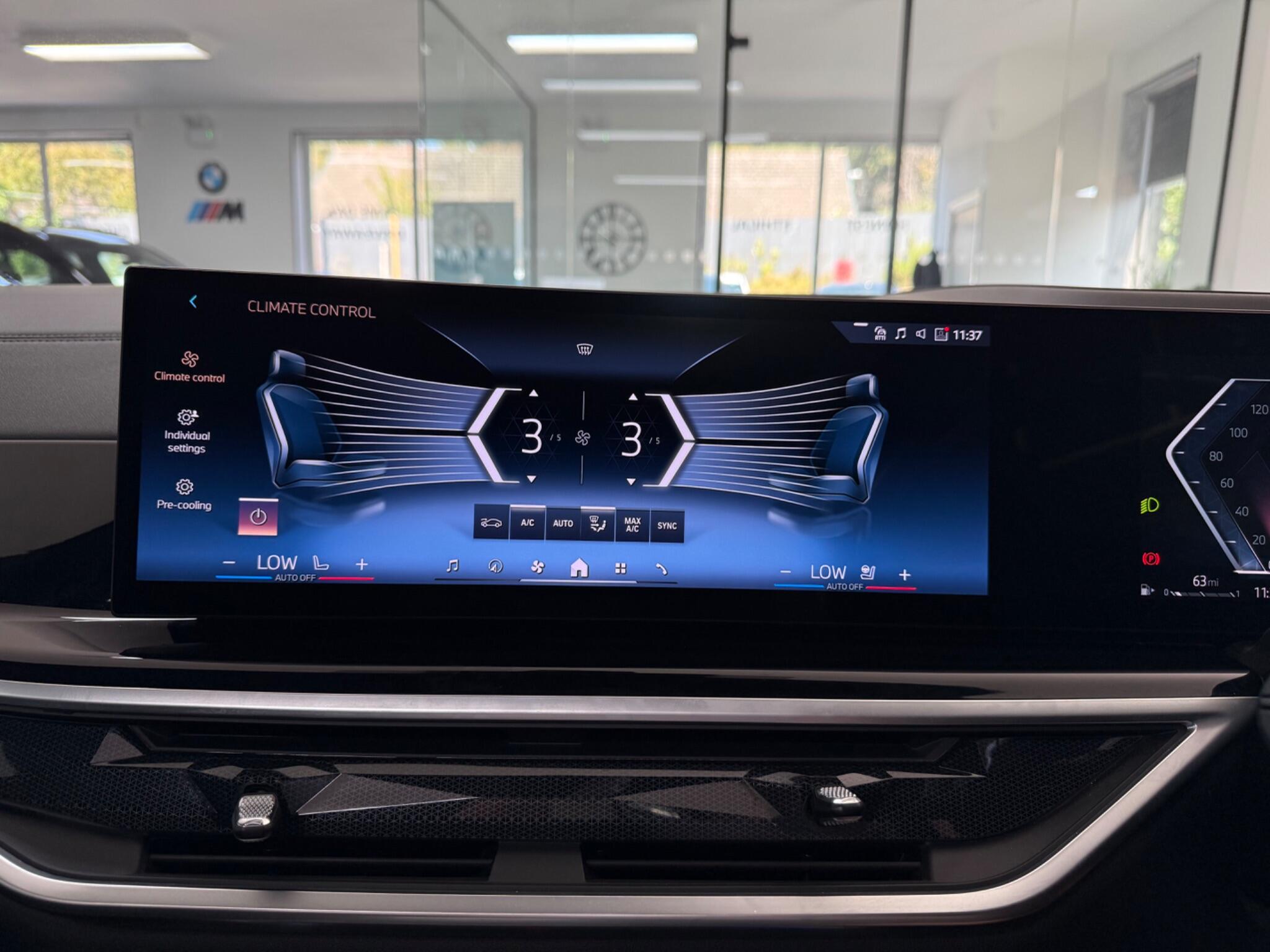 BMW X6 view 32