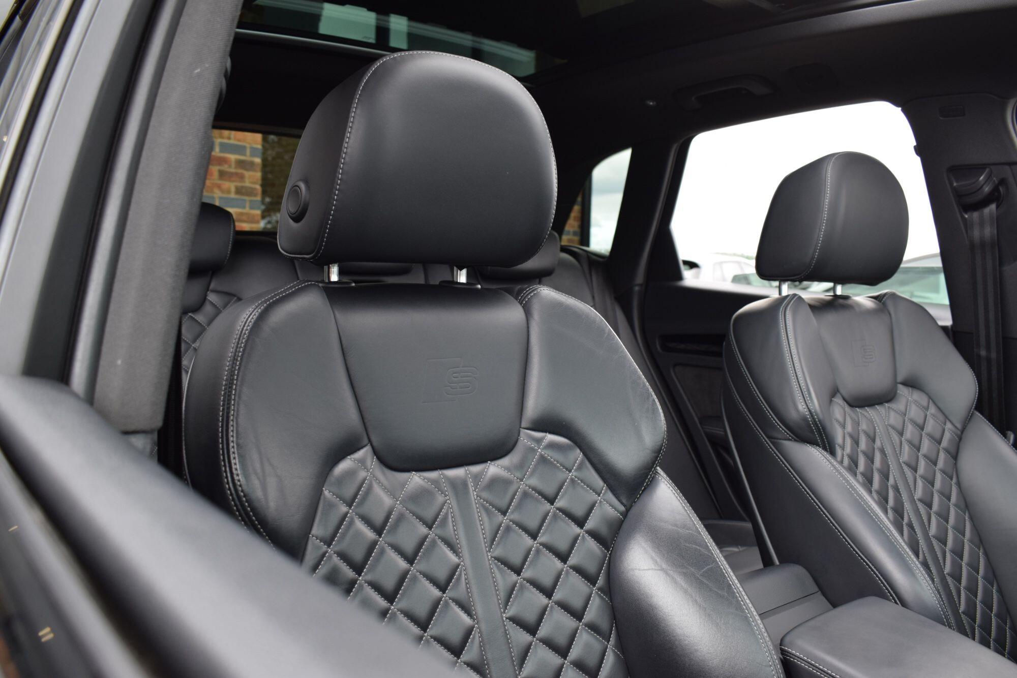 Audi Q5 view 26