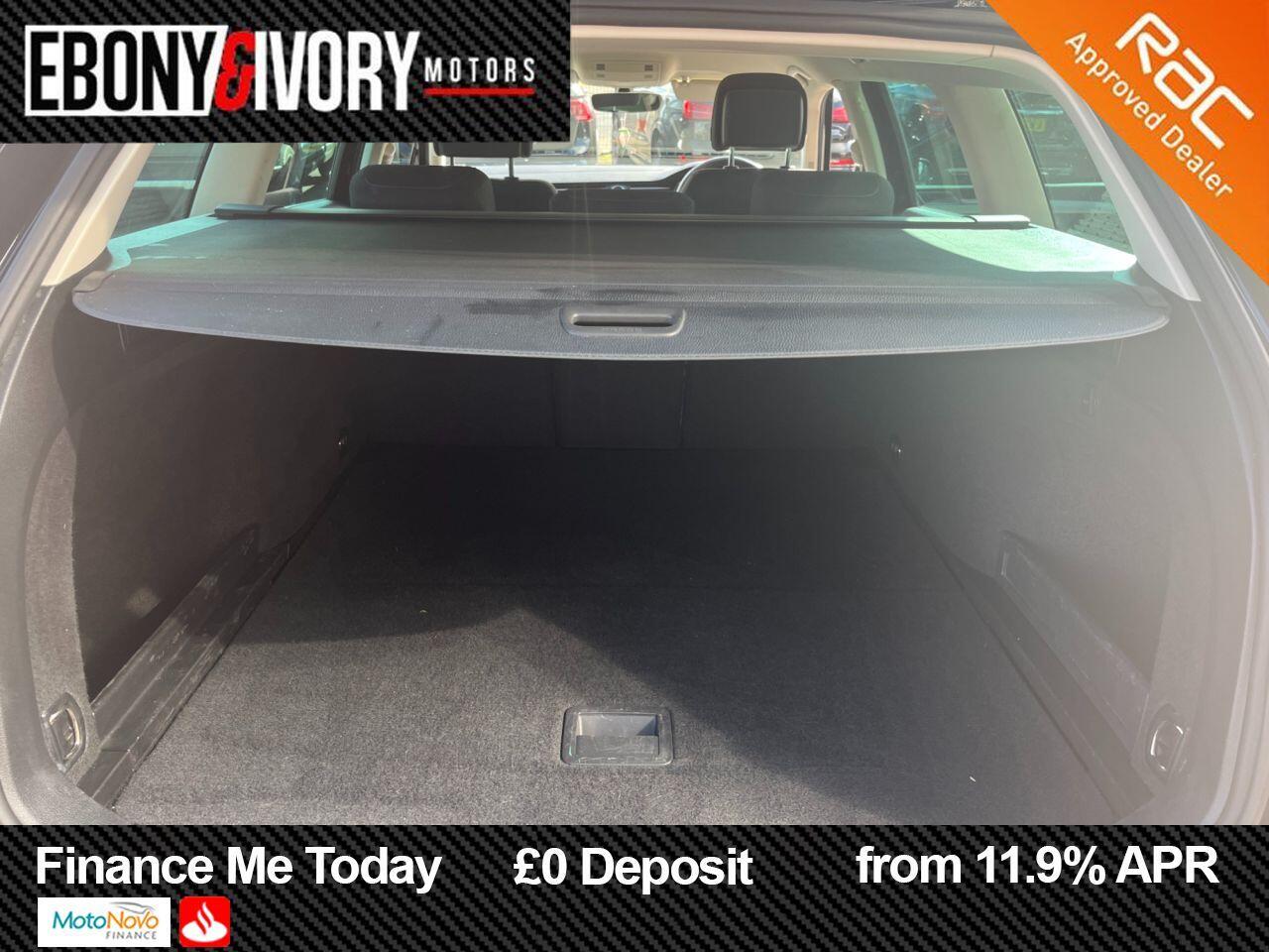 Volkswagen Passat view 9