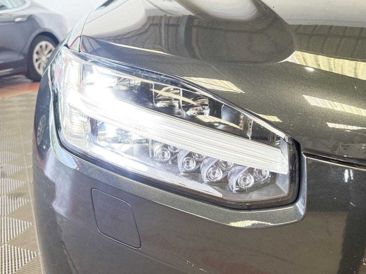 Volvo XC90 view 25