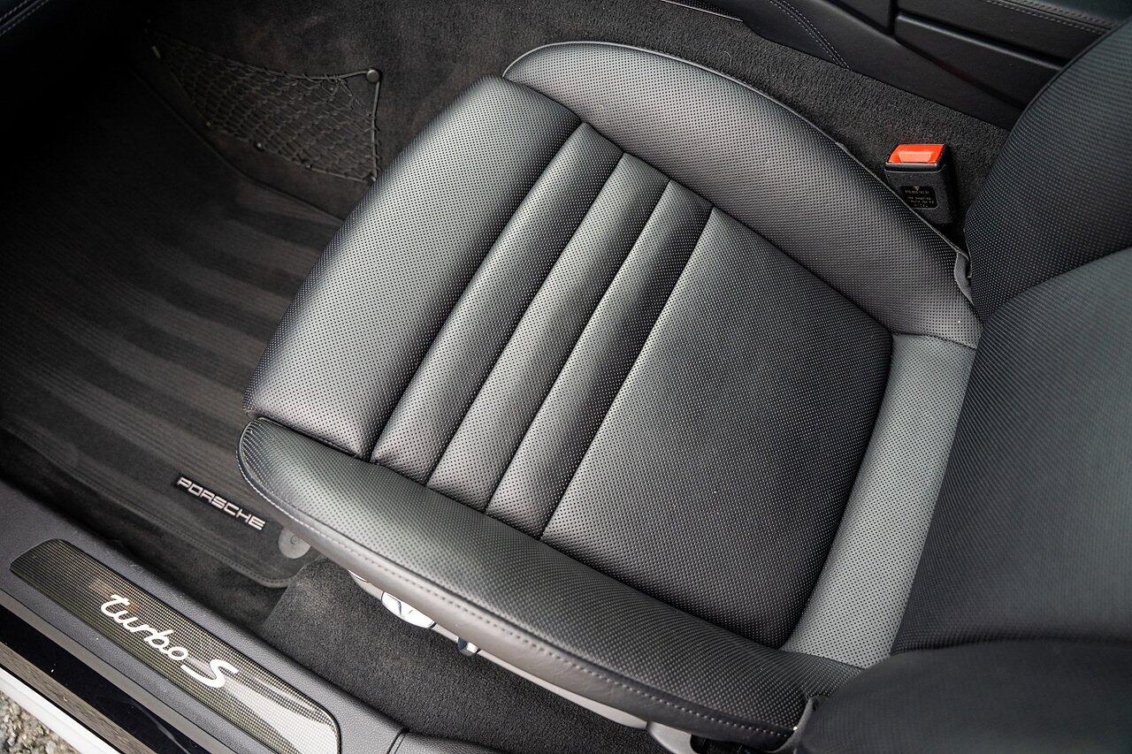 Porsche Panamera view 78