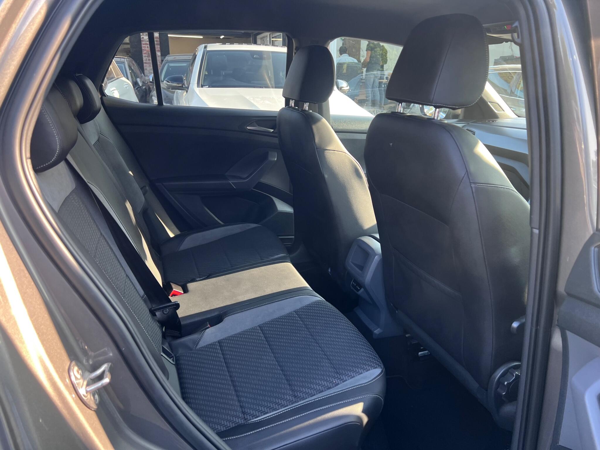 Volkswagen T-Cross view 32